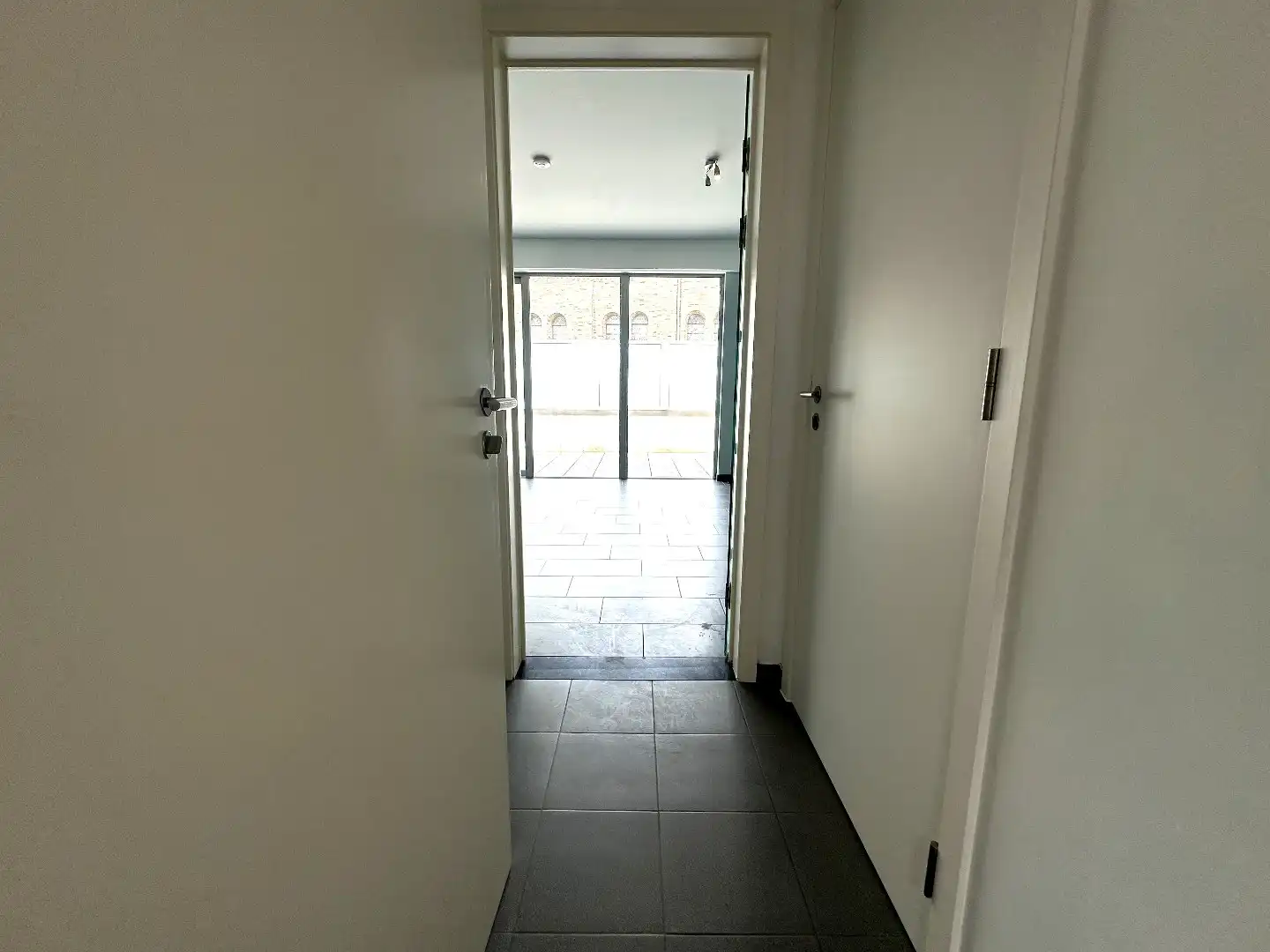 Lichtrijk appartement met 1 slpk en groot zonnig terras, hartje Torhout foto 15