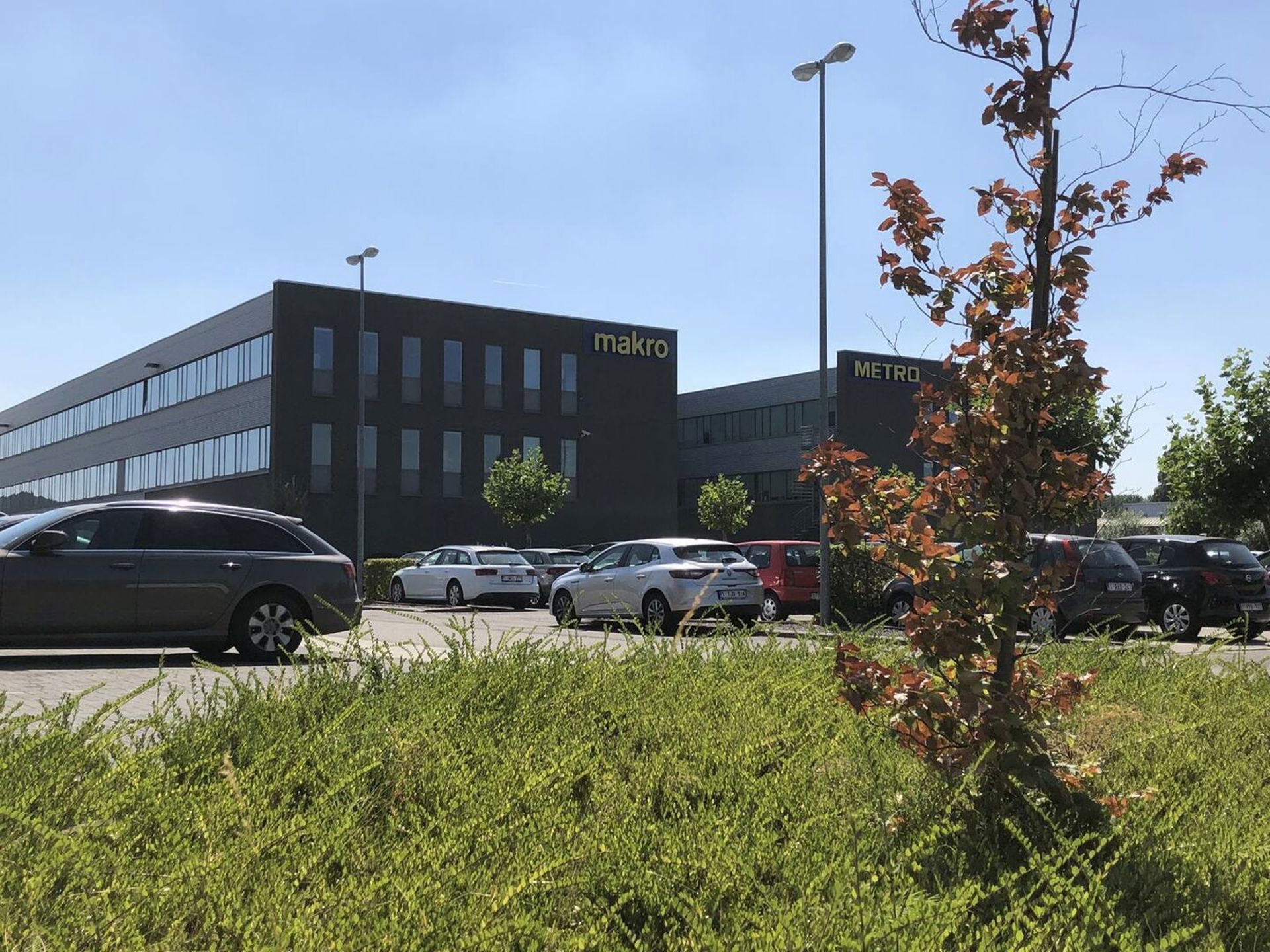 Moderne Opsplitsbare Kantoorruimte langs de E313  foto {{pictureIndex}}