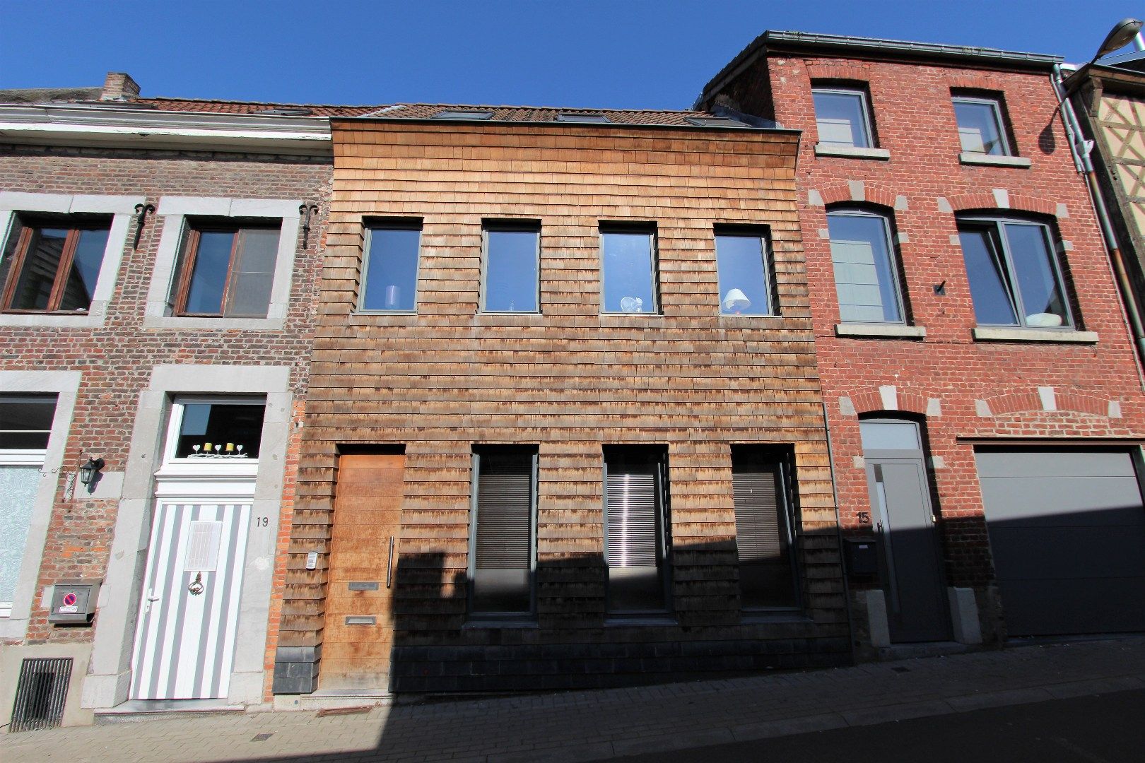 MODERN GELIJKVLOERS APPARTEMENT MET GROOT TERRAS EN PRIVATE PARKING foto {{pictureIndex}}