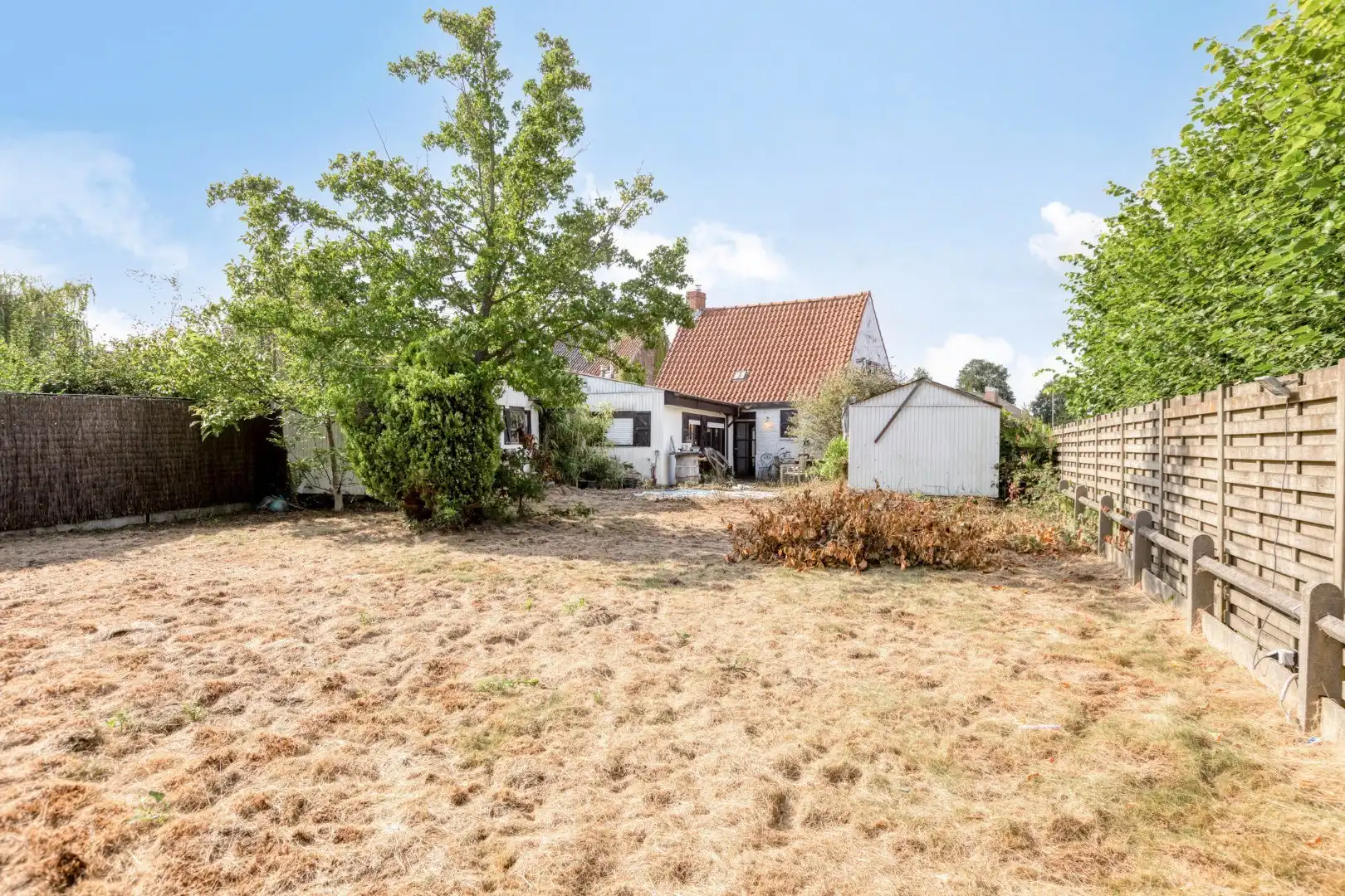 Te renoveren woning op 570 m2 in een rustige buurt! foto 7