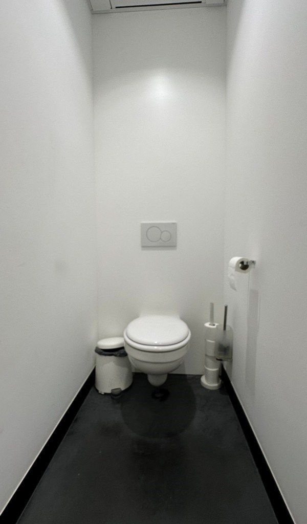 Instapklare kantoren te huur met terras vlakbij afrit R4 in Evergem foto 23