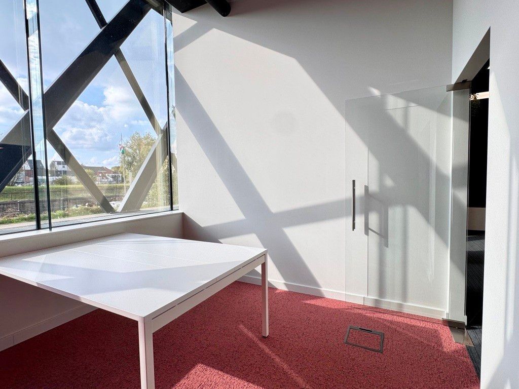 Instapklare en lichtrijke kantoren aan de Oude Dokken. foto 6
