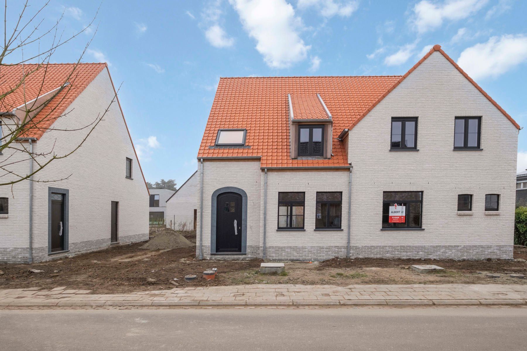 Nieuwbouw afgewerkte woning te Jabbeke - 6% BTW mogelijk foto 2