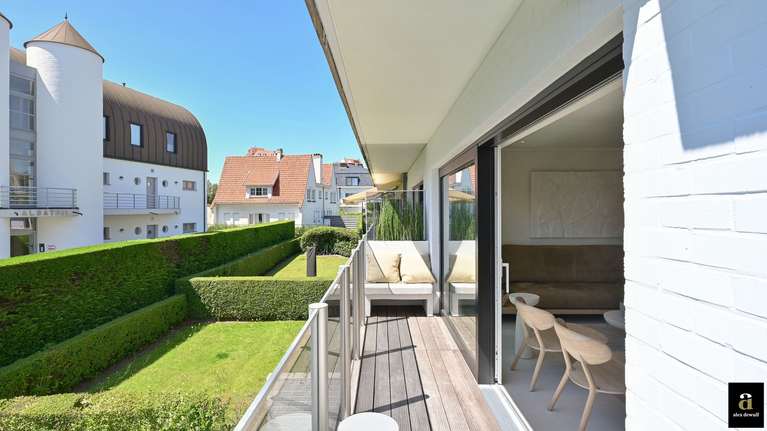 Uniek hoekappartement (3 slpk) met terrassen te Duinbergen  foto {{pictureIndex}}