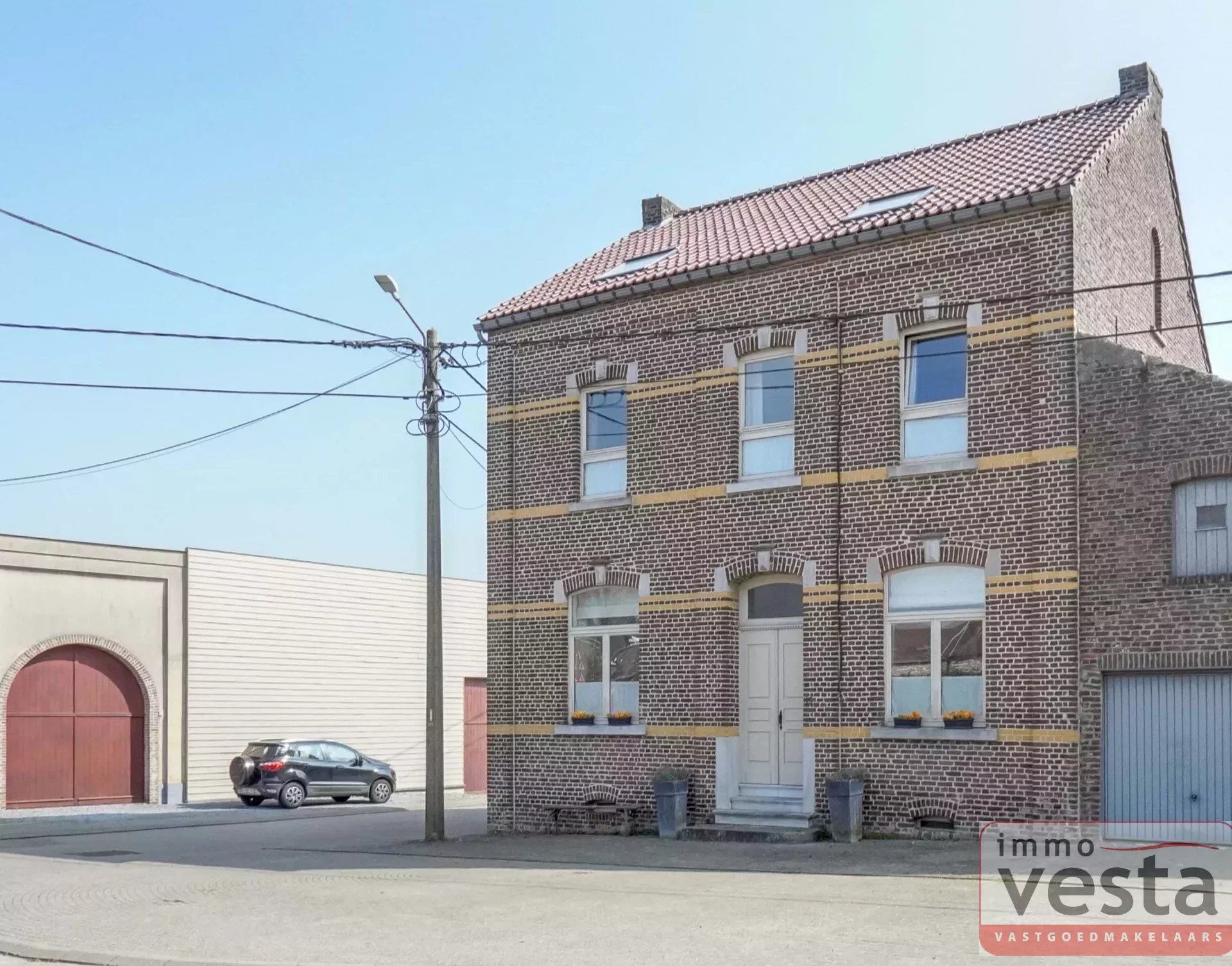 Karaktervolle woning met zwembad en ingerichte leefzolder foto 32