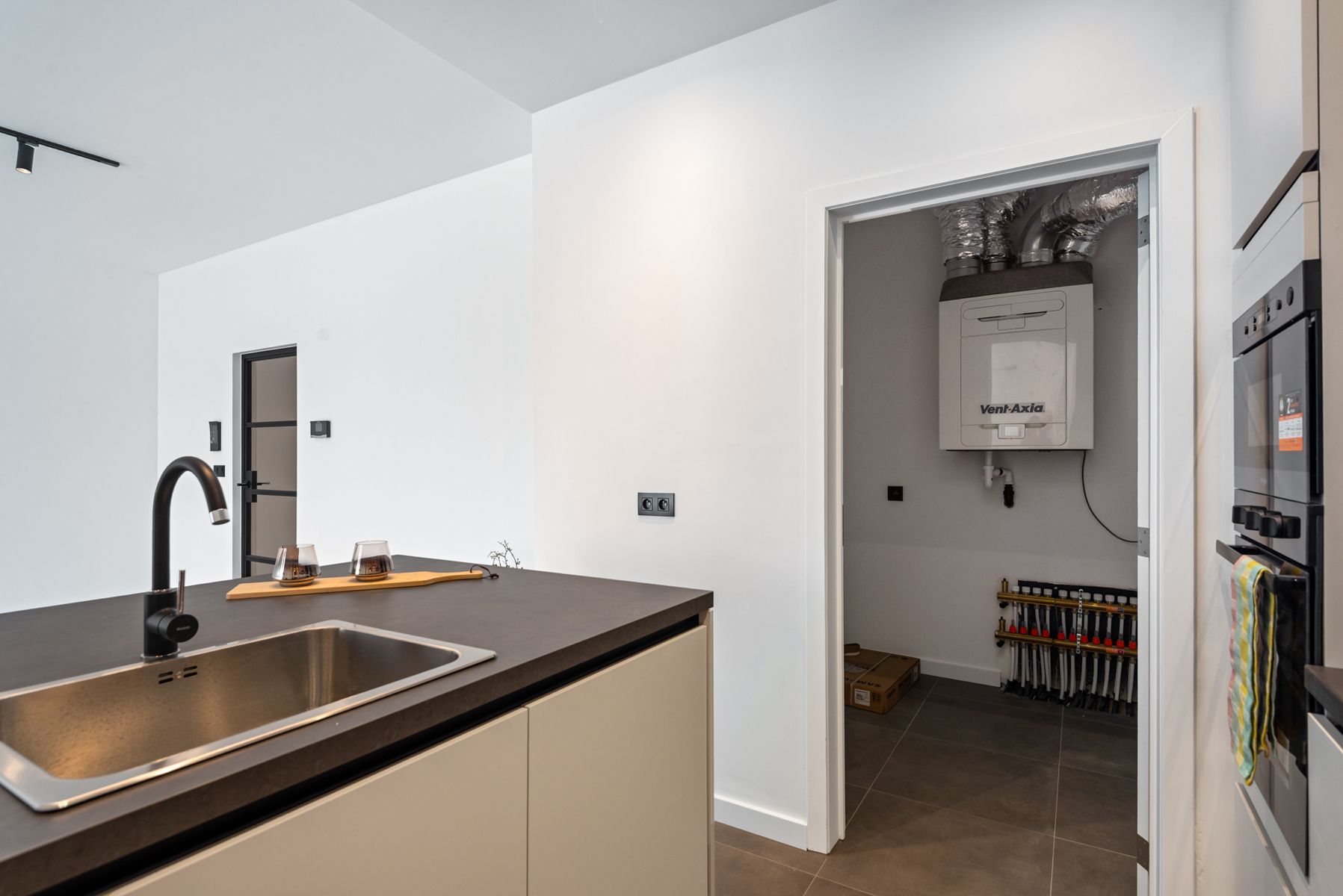 Nieuwbouw gelijkvloers appartement met tuin en garagebox foto 9