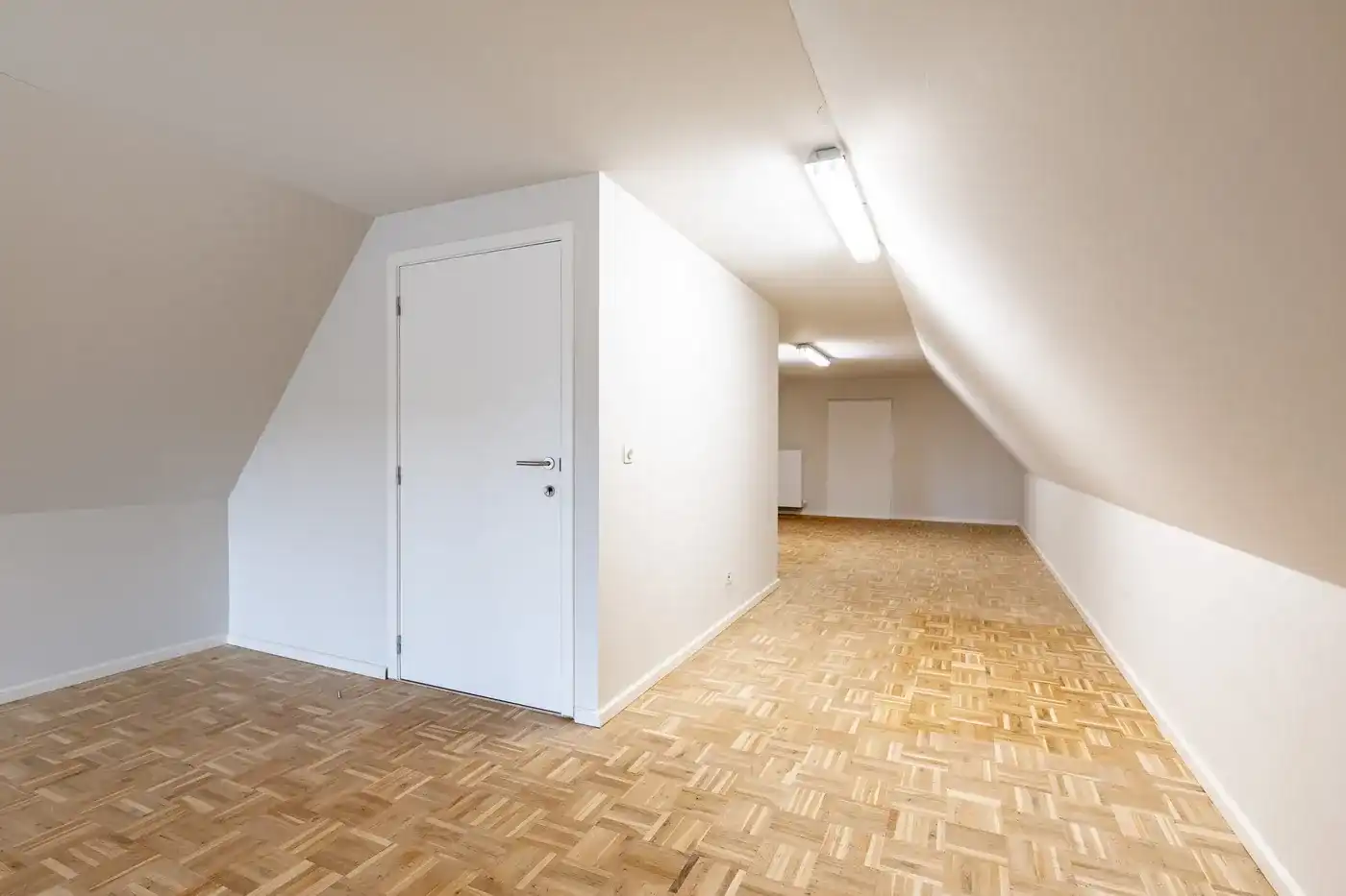 Alleenstaande villa met ondergrondse garage nabij de Magere Schorre foto 23