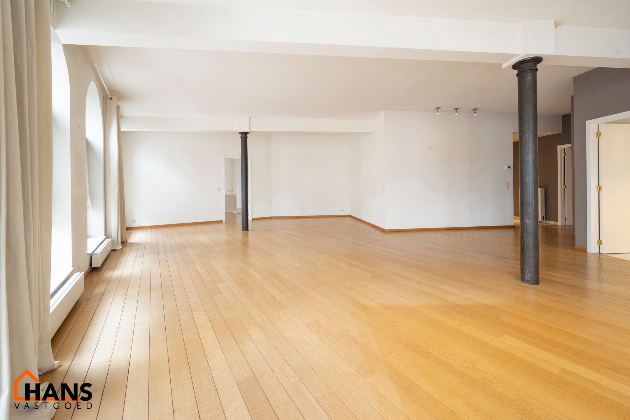 Luxueus appartement in een historisch gebouw in hartje Antwerpen. foto 2