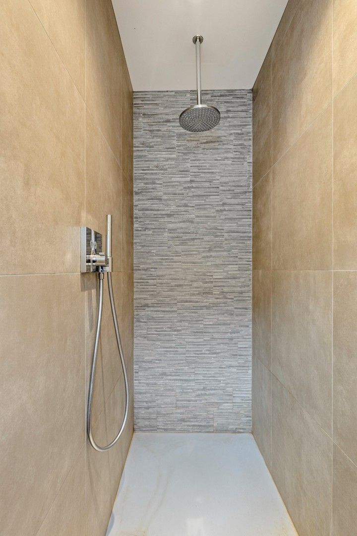 Luxe woning met binnenzwembad en afzonderlijke handelsruimte foto 14