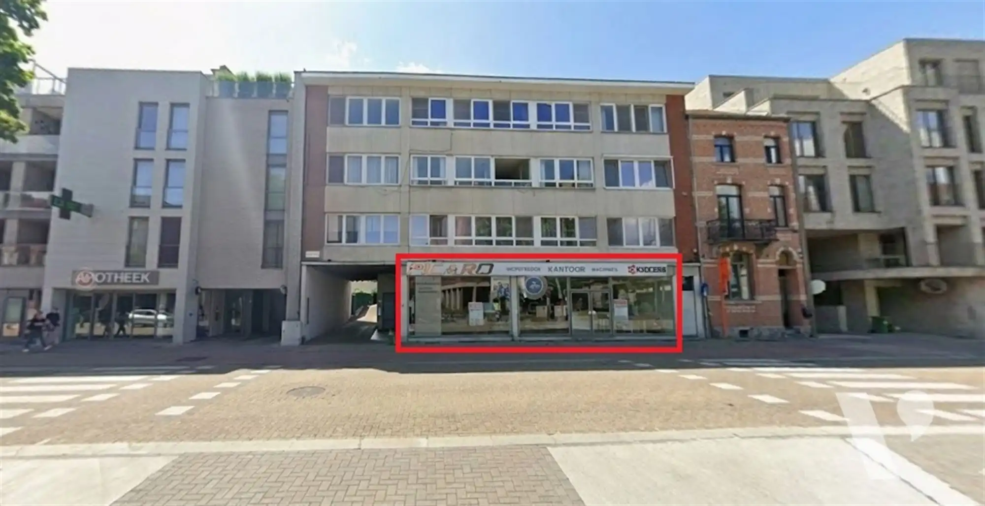 Commerciële kans - toplocatie in Hasselt (178 m² + kelder)  foto {{pictureIndex}}