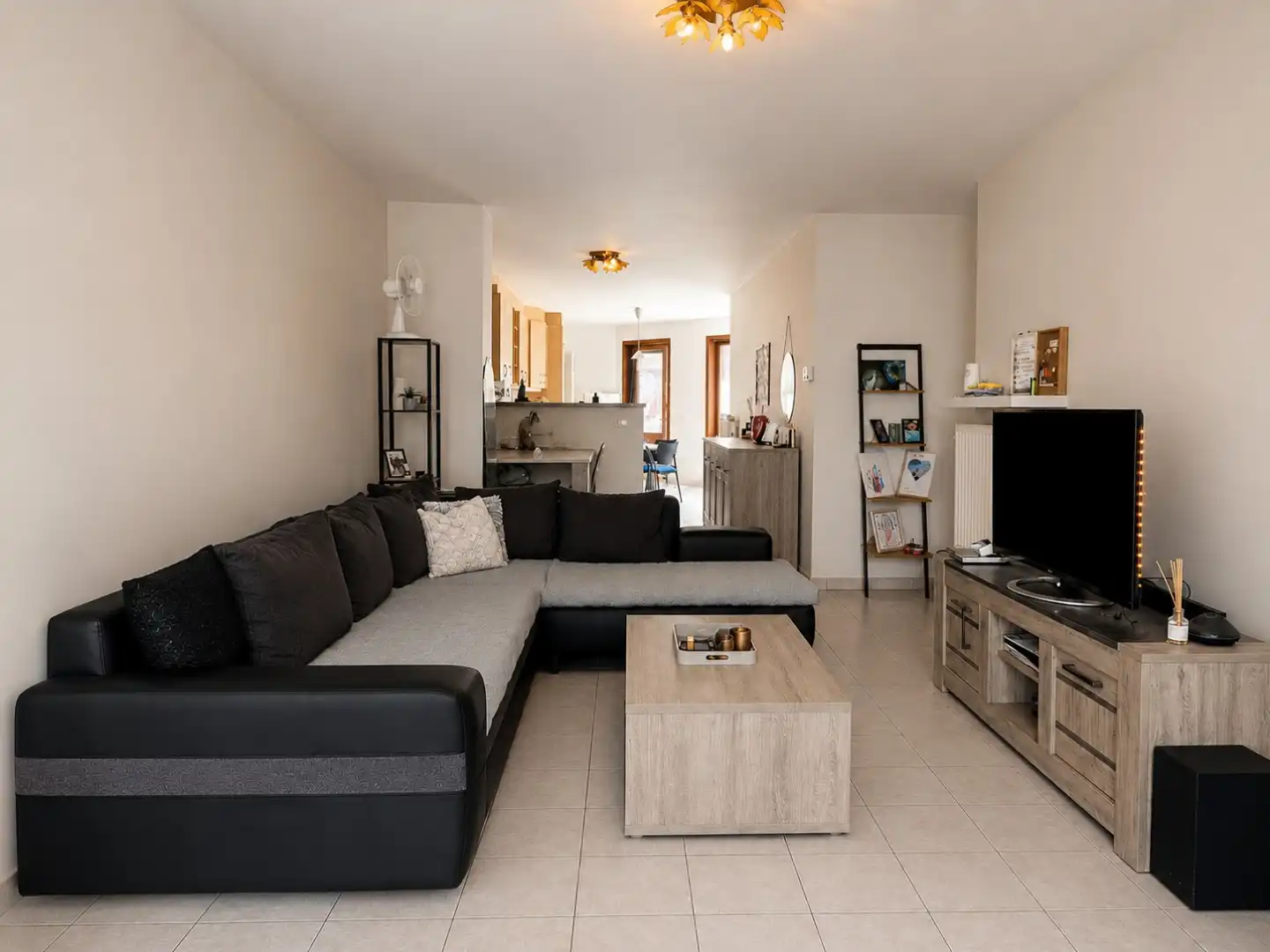Centraal gelegen éénslaapkamerappartement nabij de grote markt te Nieuwpoort-Stad foto 2