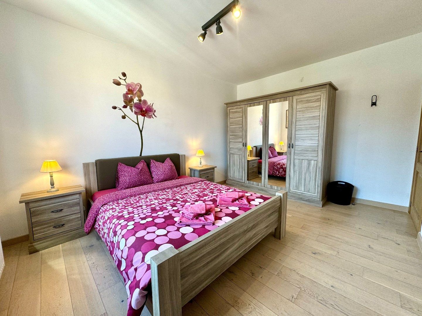 WONING MET 4 SLAAPKAMERS EN ZONNIGE STADSKOER (35M²) foto 9