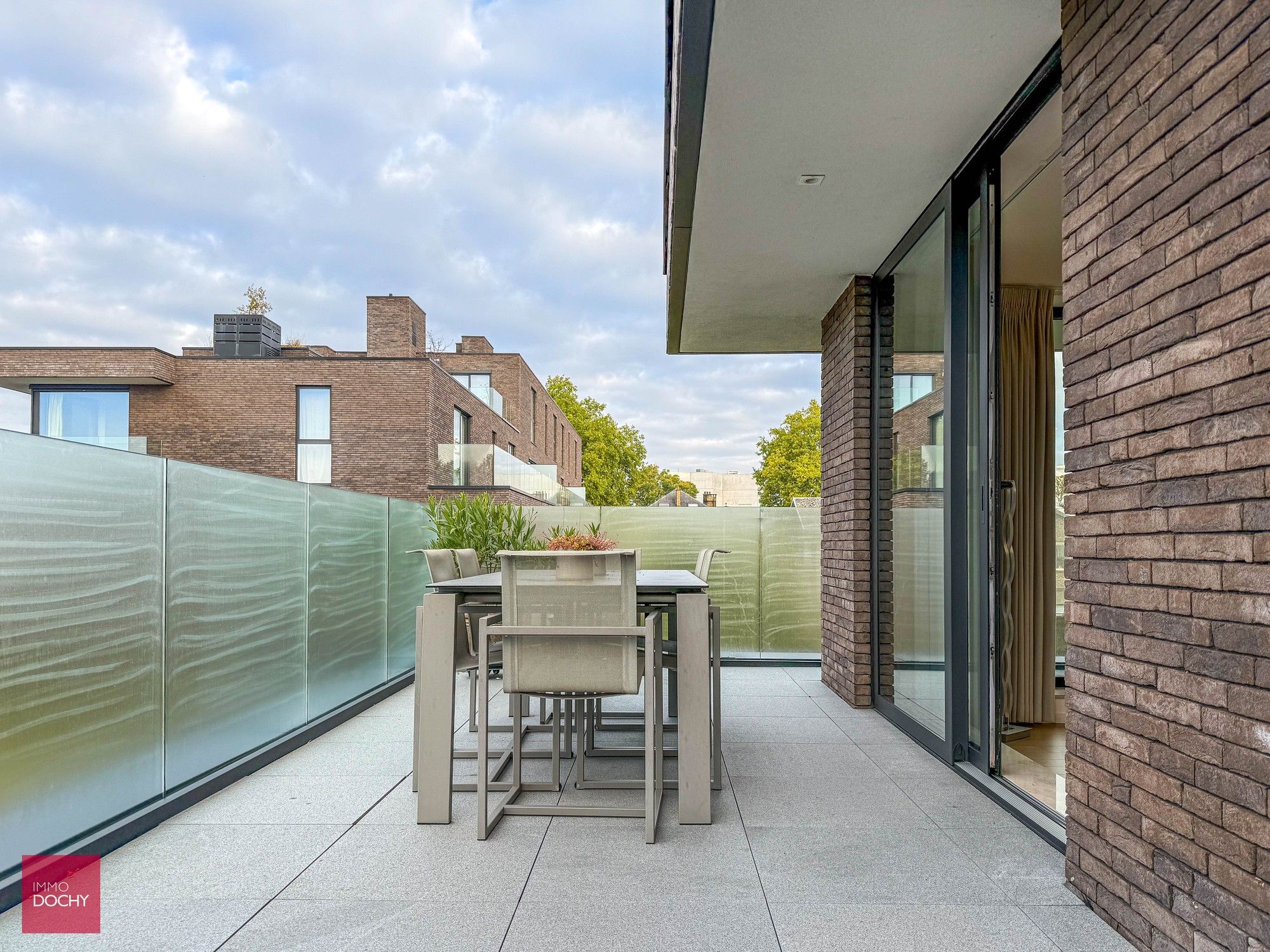Standingvol modern appartement met groot zongericht terras | Leeuwkestraat foto 9