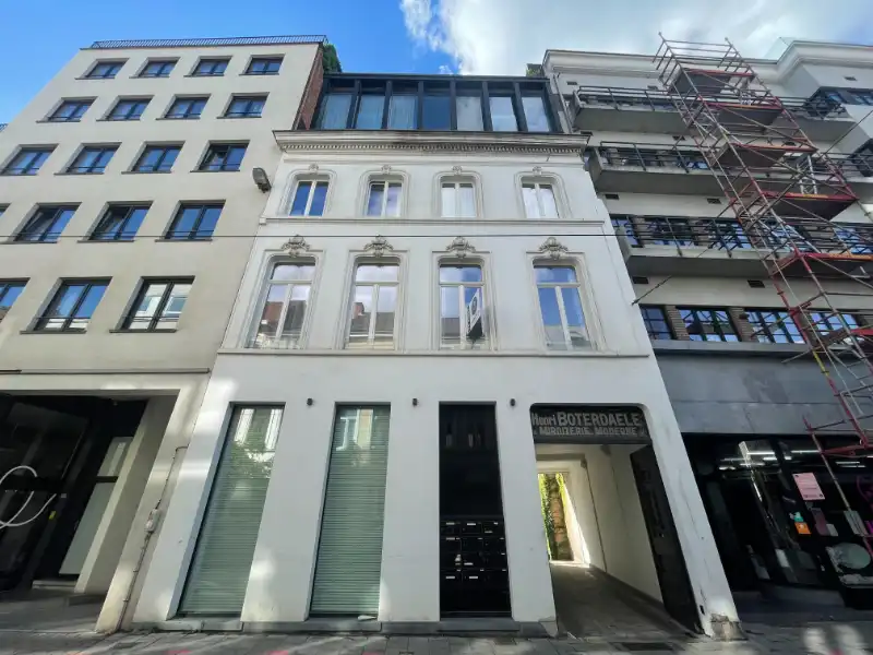 Leuk appartement met ruim terras nabij Nederkouter en Coupure foto {{pictureIndex}}
