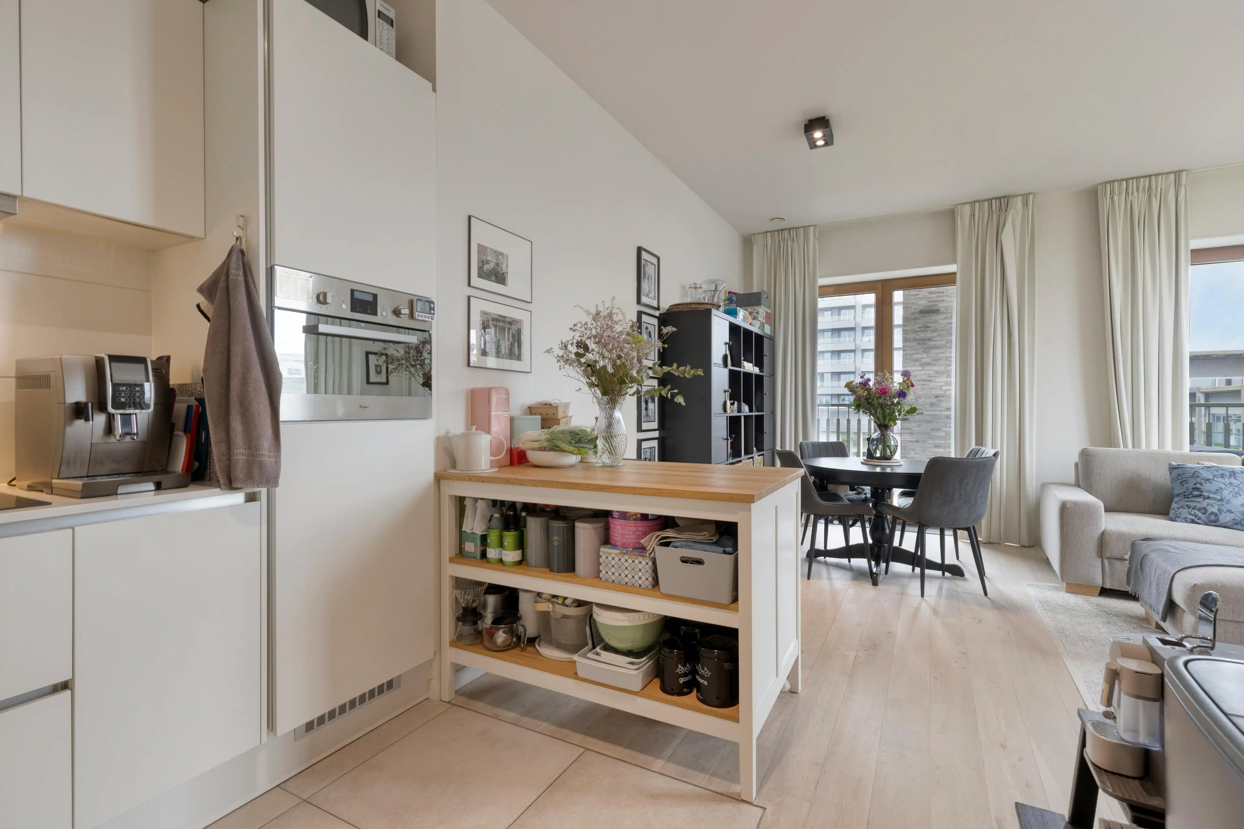 Twee-slaapkamer appartement met terras te koop Nieuw Zuid foto 3