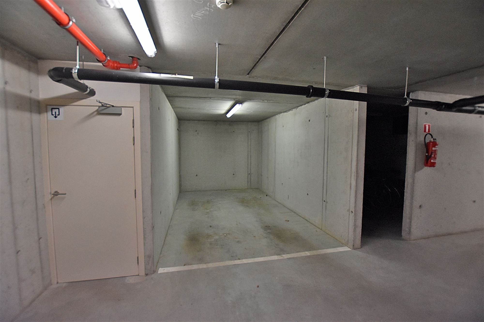 Gelijkvloers APPARTEMENT met 3 slpks, terras, kelderberging en overdekte autostaanplaats foto 10