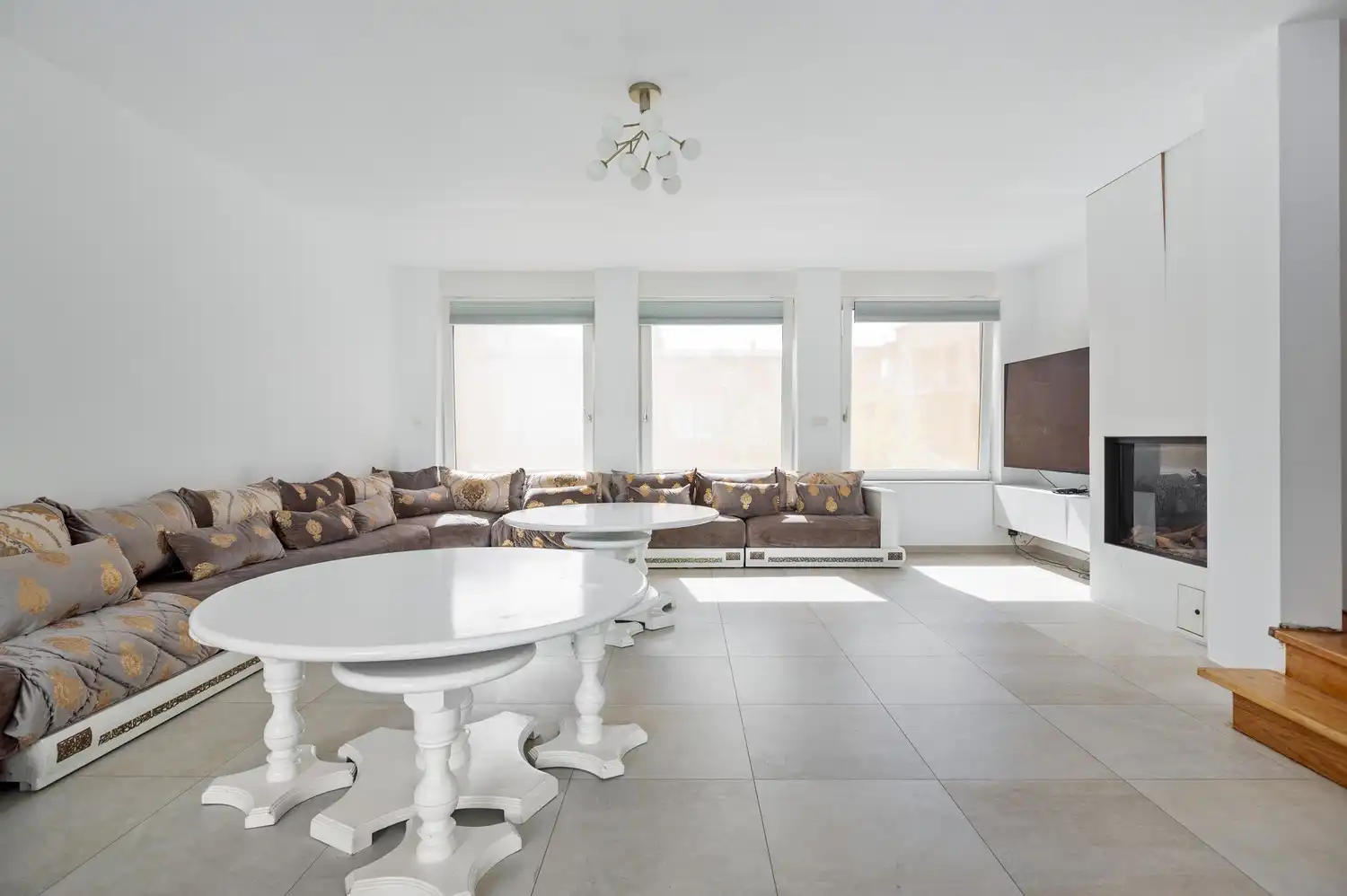 Gerenoveerde bel-étage met 4 slaapkamers en tuin in Borgerhout. foto {{pictureIndex}}