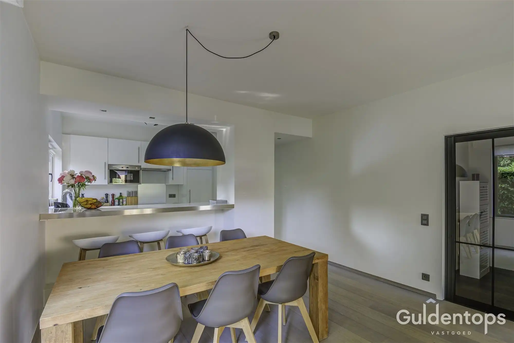 Modern ruim gelijkvloers (2 slk) appartement met ruime tuin foto 4