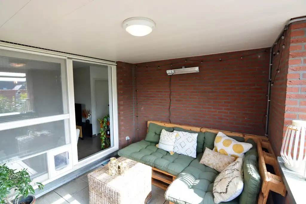 Energiezuinig duplex-appartement met 2 slpk, terras en carport met berging. foto 10
