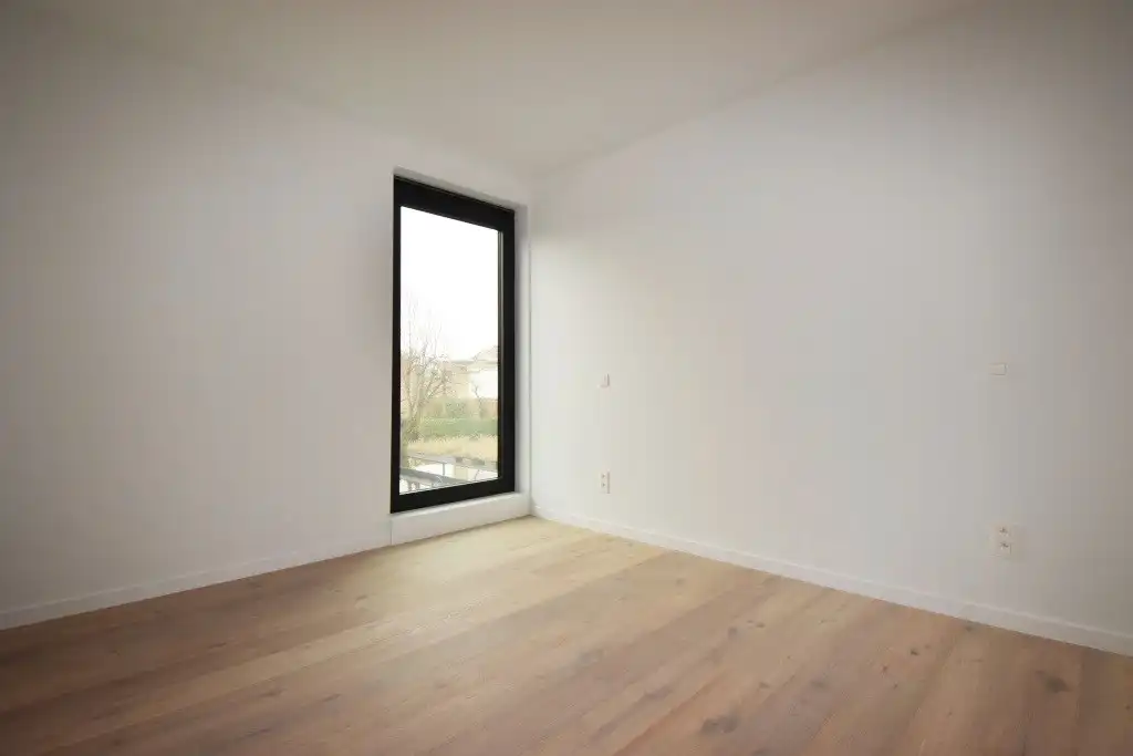 Luxueus en ruim recent appartement met 3 slaapkamers en 2 badkamers. foto 14