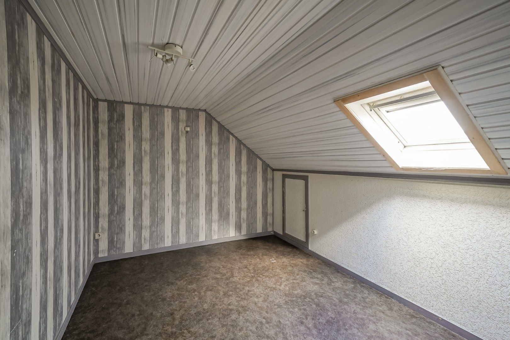 Te renoveren gezinswoning met potentieel! foto 16