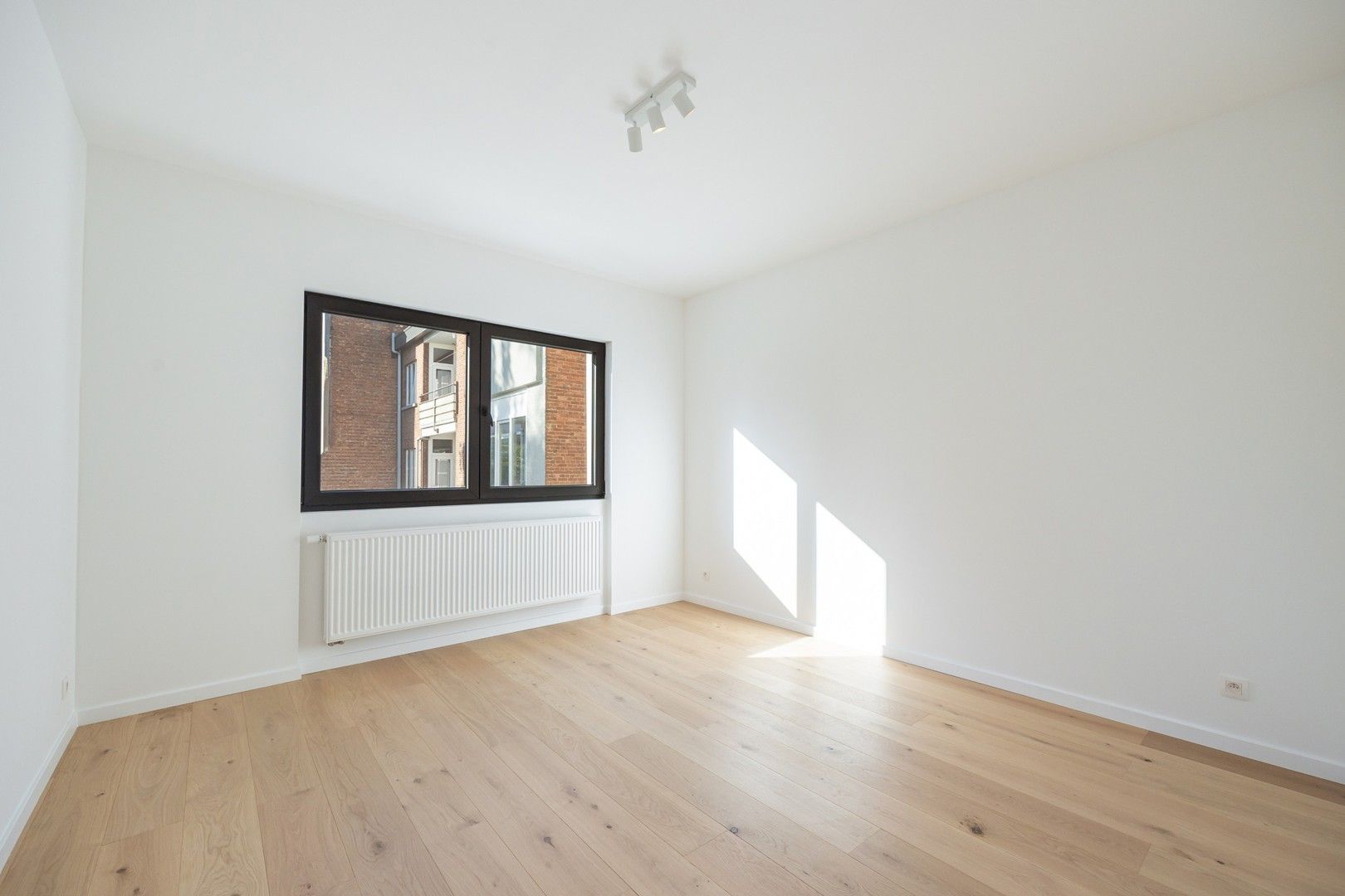 GERENOVEERDE OPBRENGSTEIGENDOM foto 14