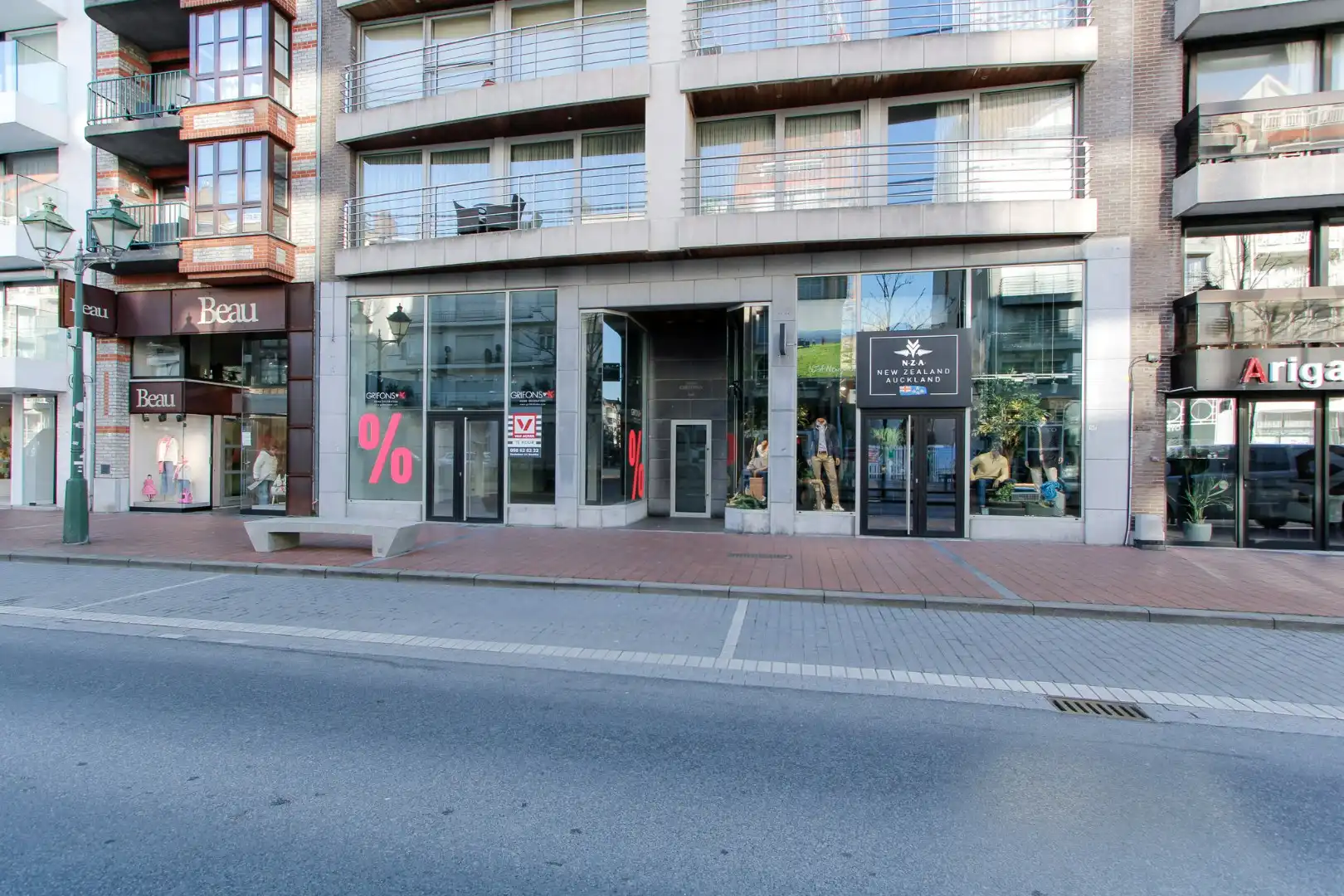 Centraal gelegen winkelpand met mezzanine Lippenslaan 162 foto 6