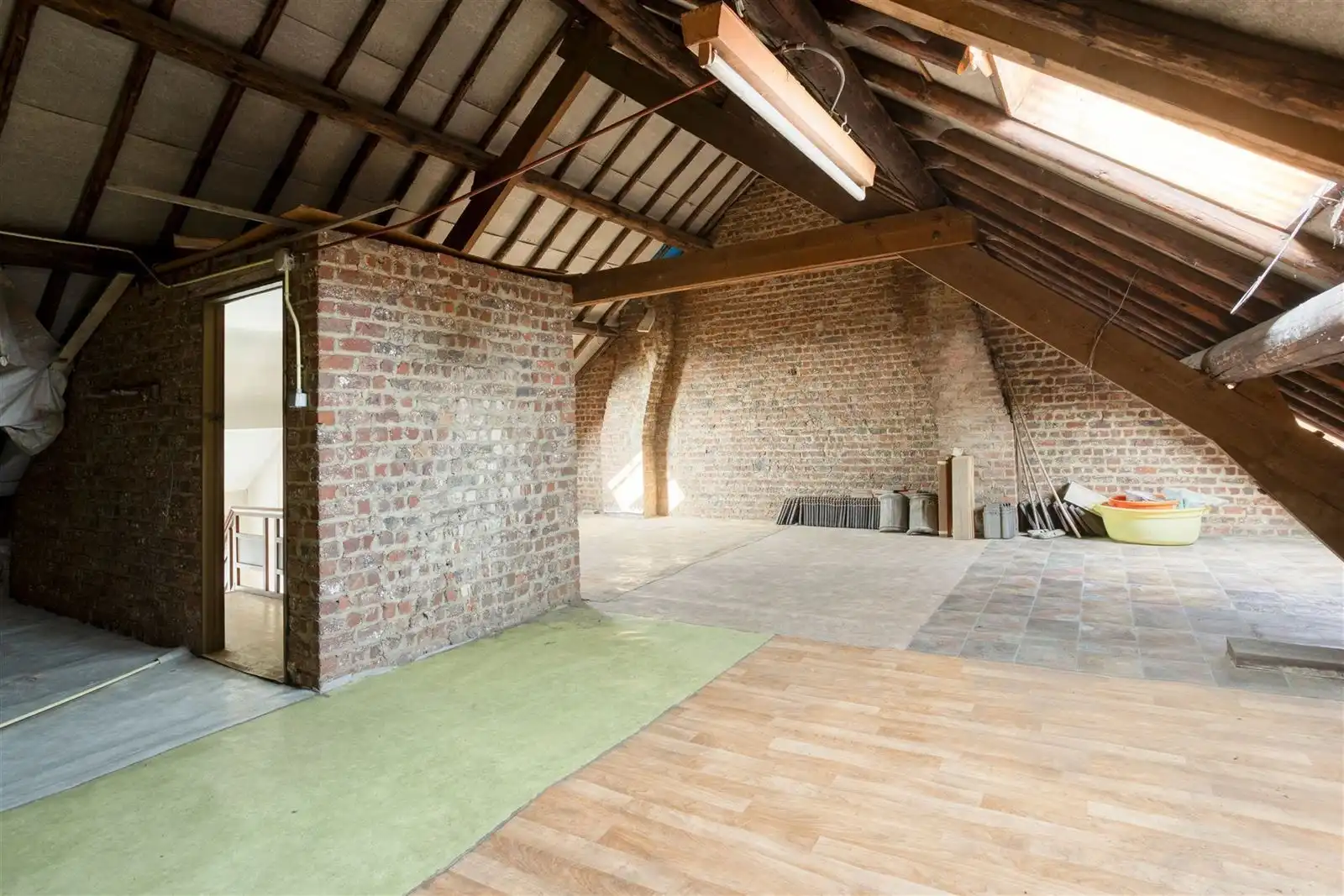 Karaktervolle woning met veel ruimte en potentieel  foto 26