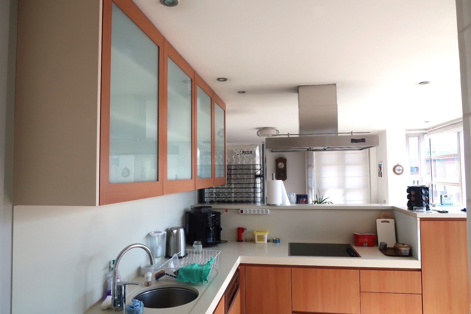 Ruim instapklaar appartement met 2 slaapkamers en 3 terrassen nabij het centrum van Roeselare foto 5