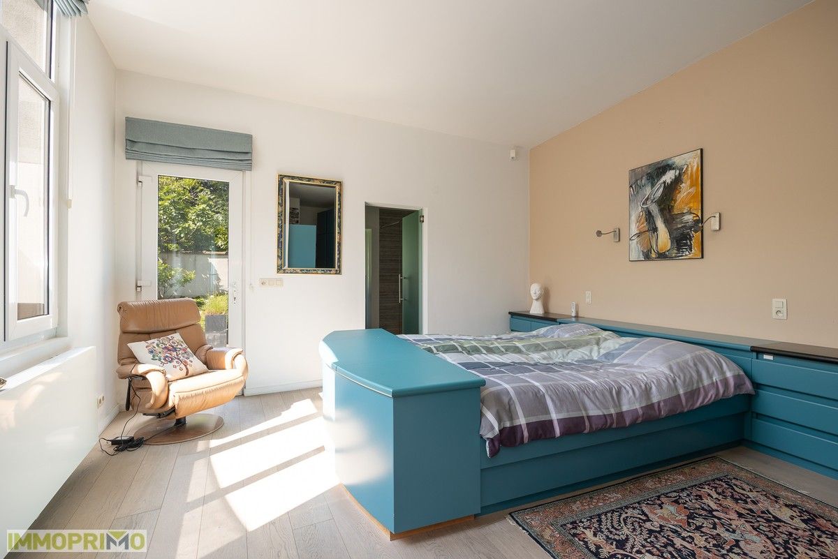 Ruim en stijlvol 1-slaapkamerappartement met zuidtuin en terras foto 11