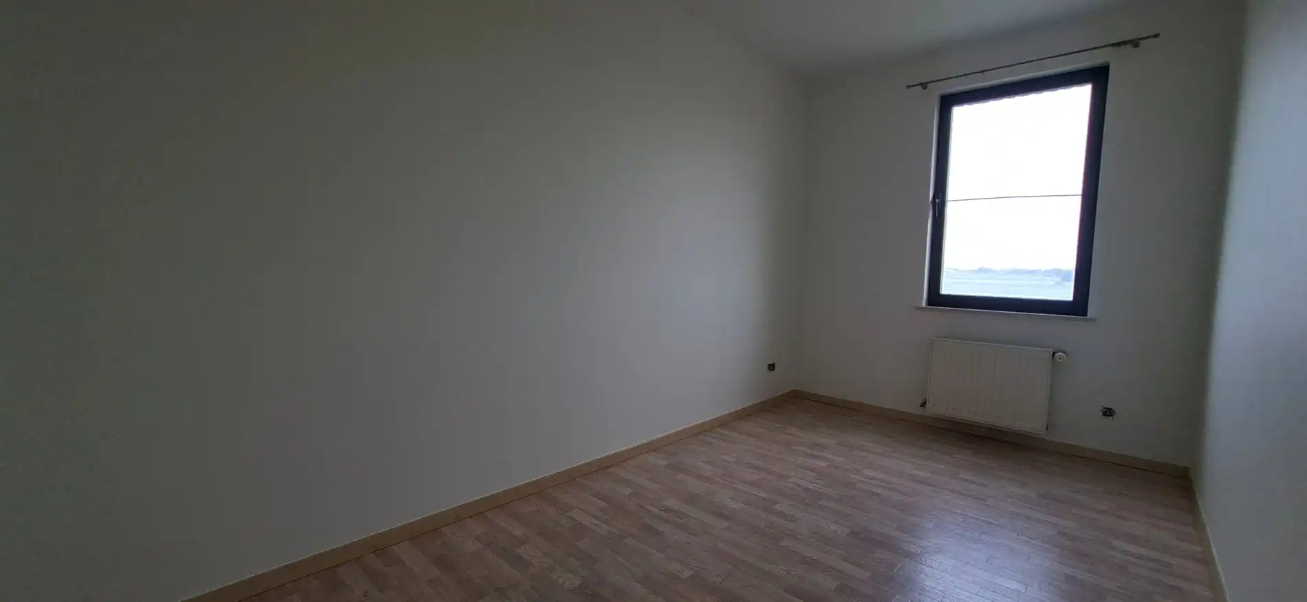 Centraal gelegen 2 kamer appartement met garage. foto 8