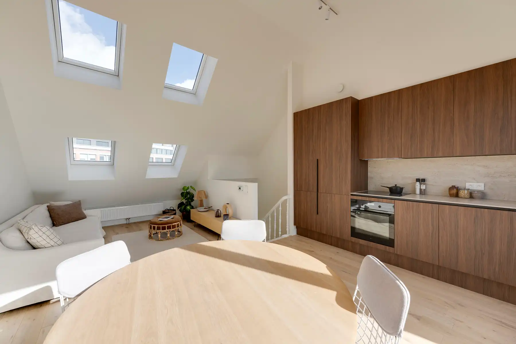 Penthouse met zonneterras en 2 ruime slaapkamers foto 6