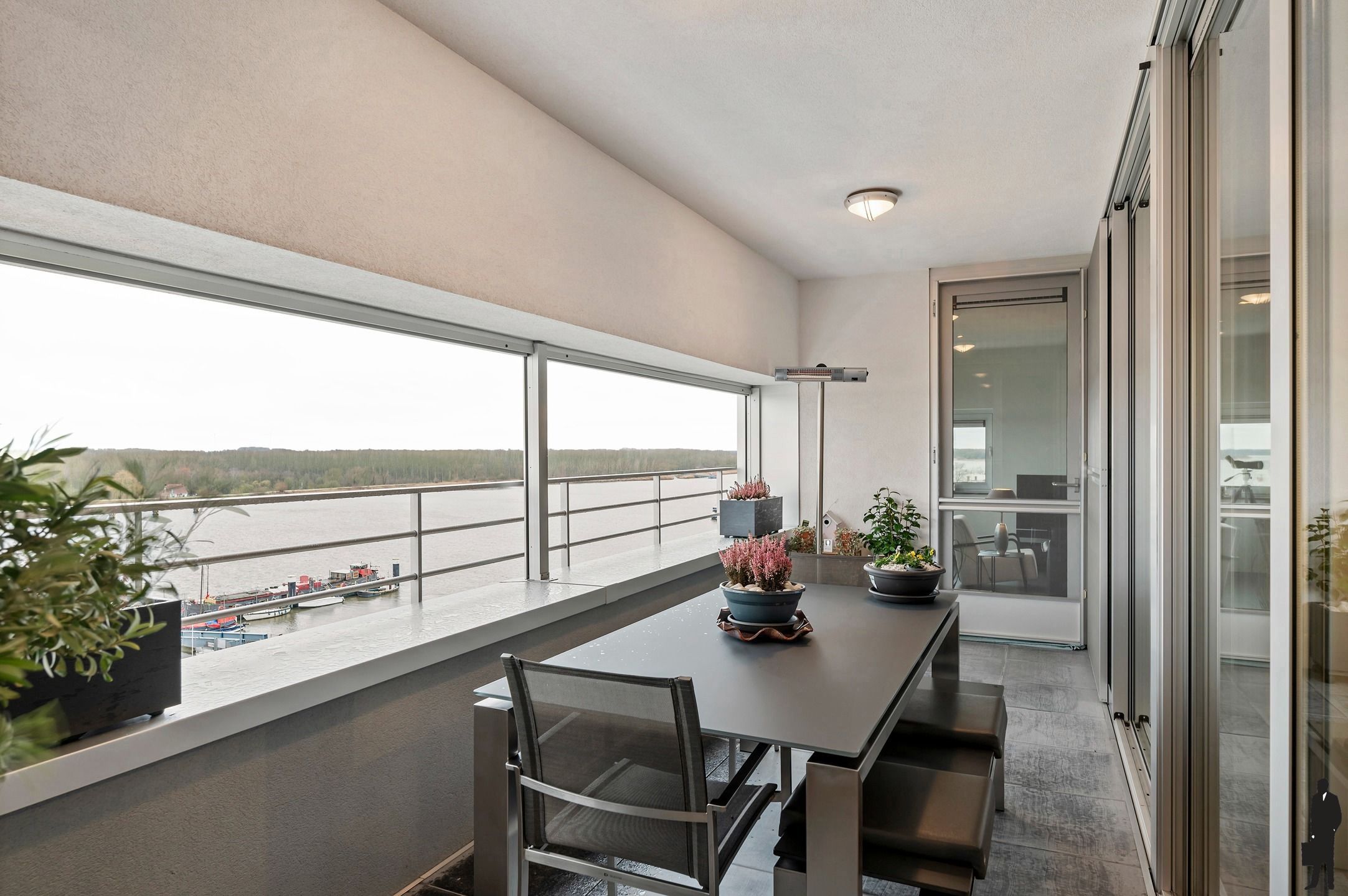 Luxe appartement met adembenemend Scheldezicht en topafwerking in Rupelmonde foto 8