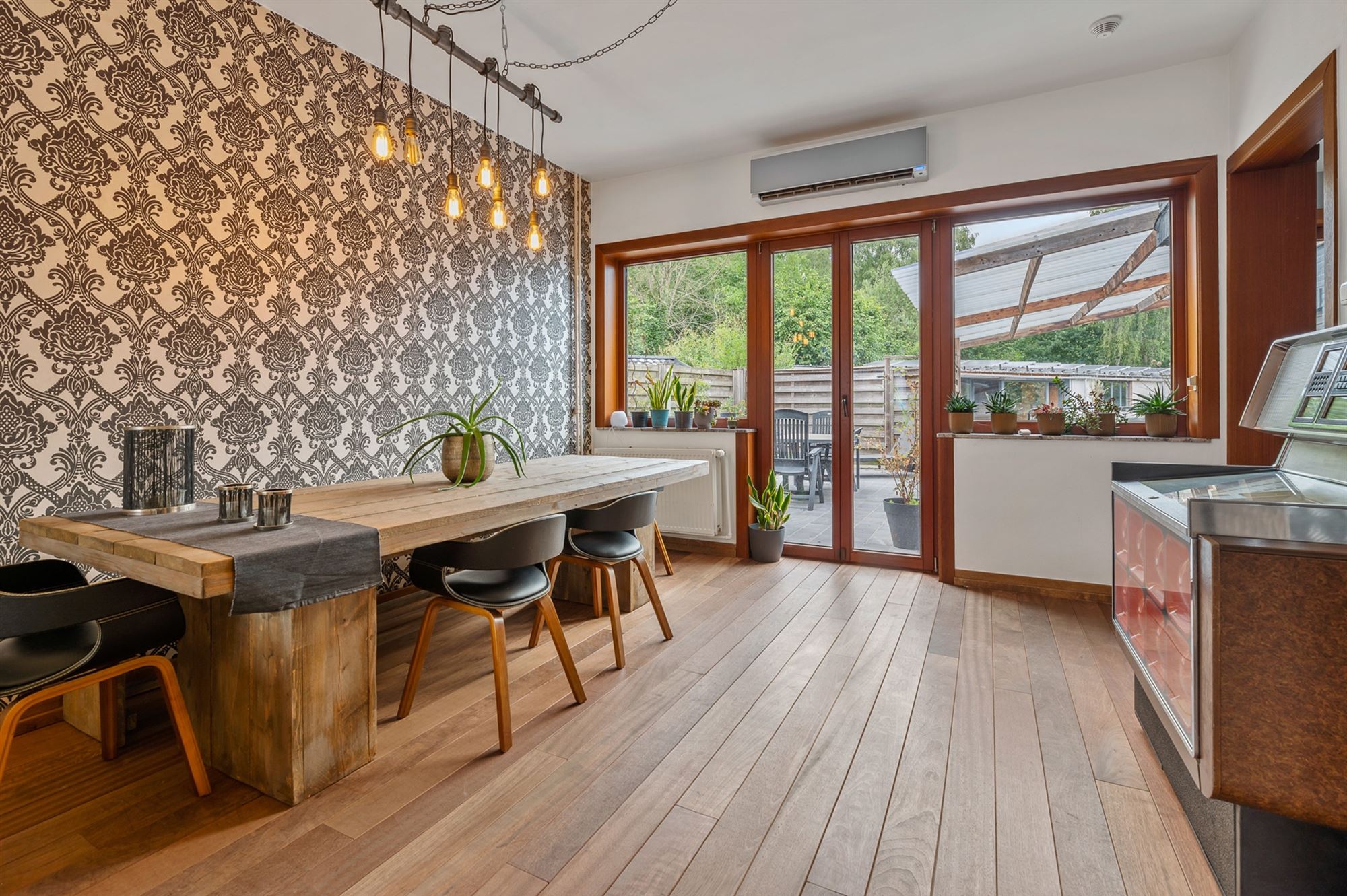 RUIME WONING (213M2) MET 5 SLAAPKAMERS + POLYVALENTE RUIMTE VAN 240M2 OP EEN PERCEEL VAN 18A91 foto 7