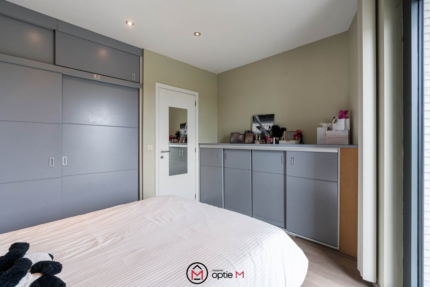 Lichtrijk appartement met ruim terras nabij centrum Hasselt foto 9