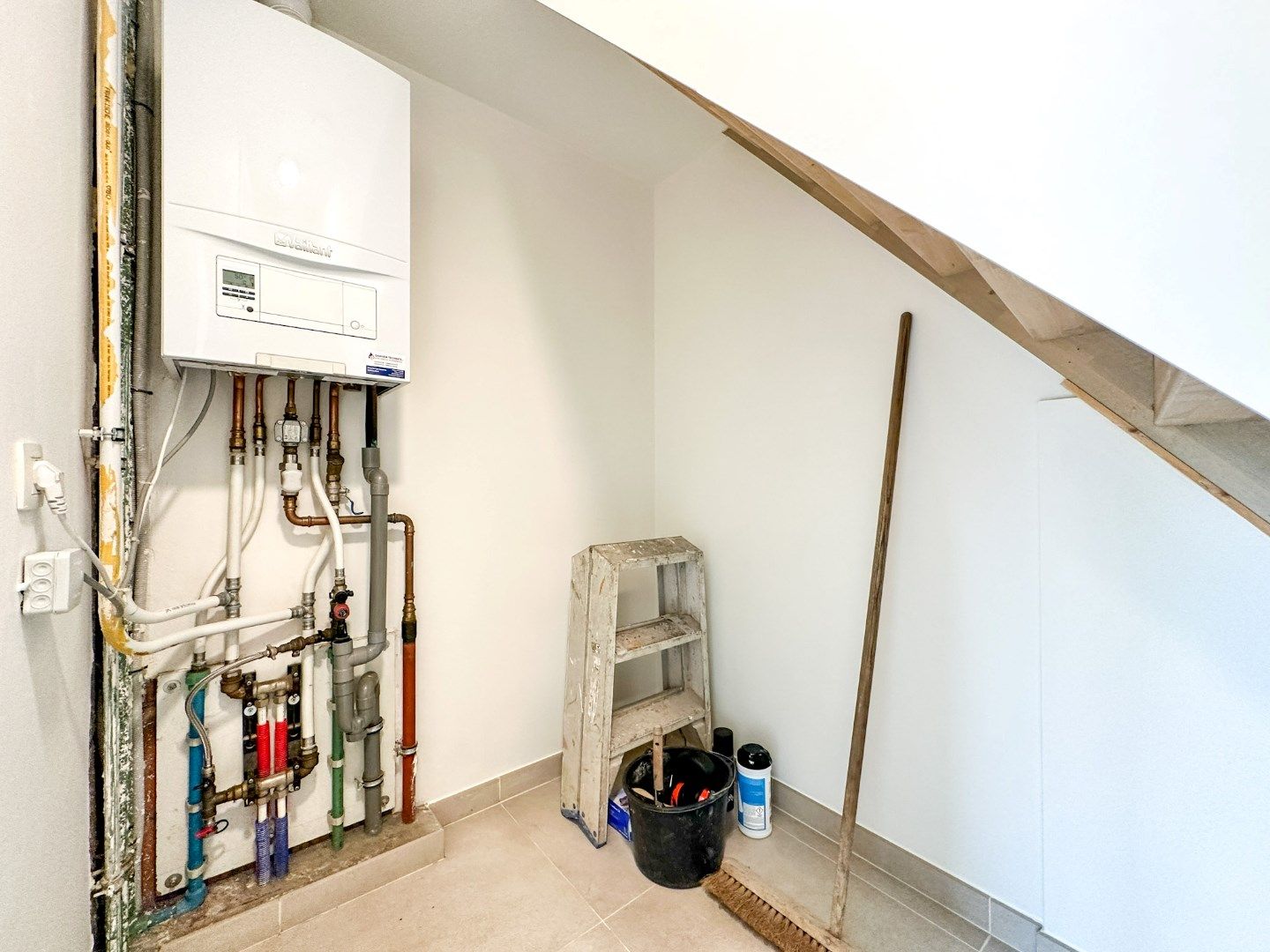 Instapklare woning met 3 slpk, tuin, autostaanplaats, rustige gelegen te Lichtervelde foto 7