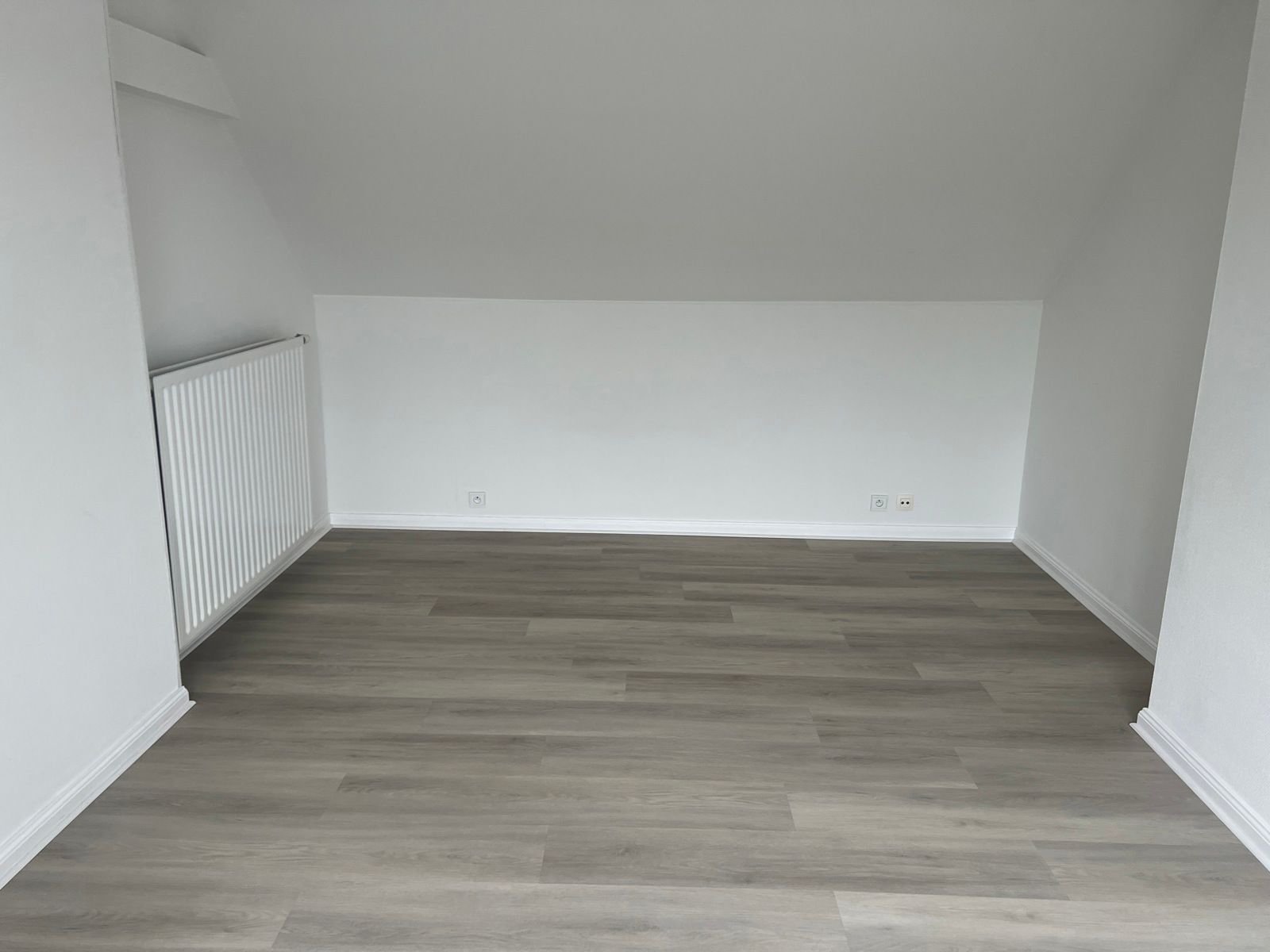 VOLLEDIG GERENOVEERD TRIPLEXAPPARTEMENT TE HUUR IN ZELLIK! foto 12