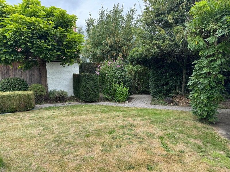 🏡 Uniek en authentiek pand vol karakter en mogelijkheden. Ruime woning, multifunctionele bijgebouwen en een charmante, omsloten tuin. foto 16