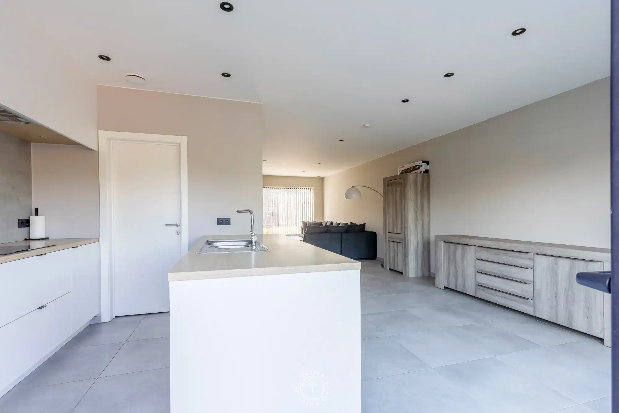 Praktische nieuwbouw woning met tuin en garage foto 3