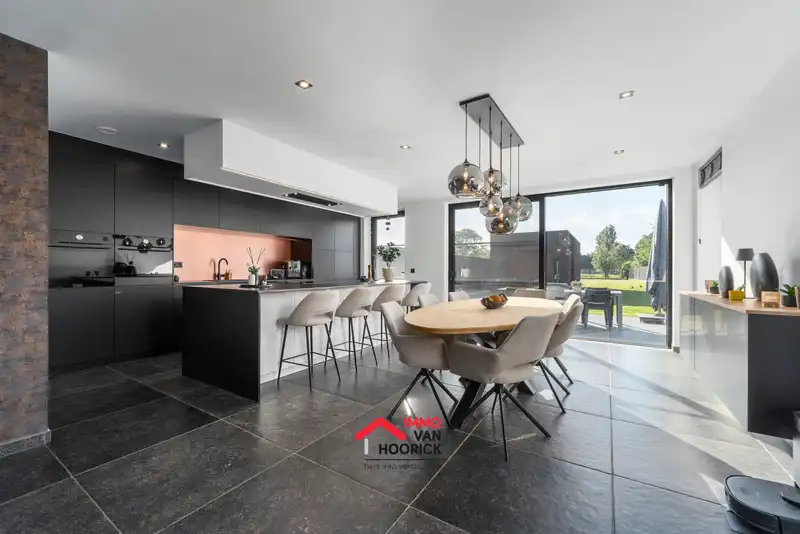 Prachtige instapklare woning met landelijk uitzicht en uitstekende ligging! foto 3