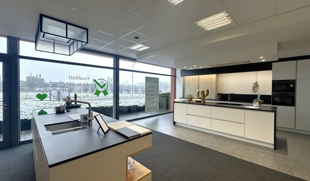 Handelsruimte te huur op zichtlocatie aan N46 te Erpe-Mere foto 4