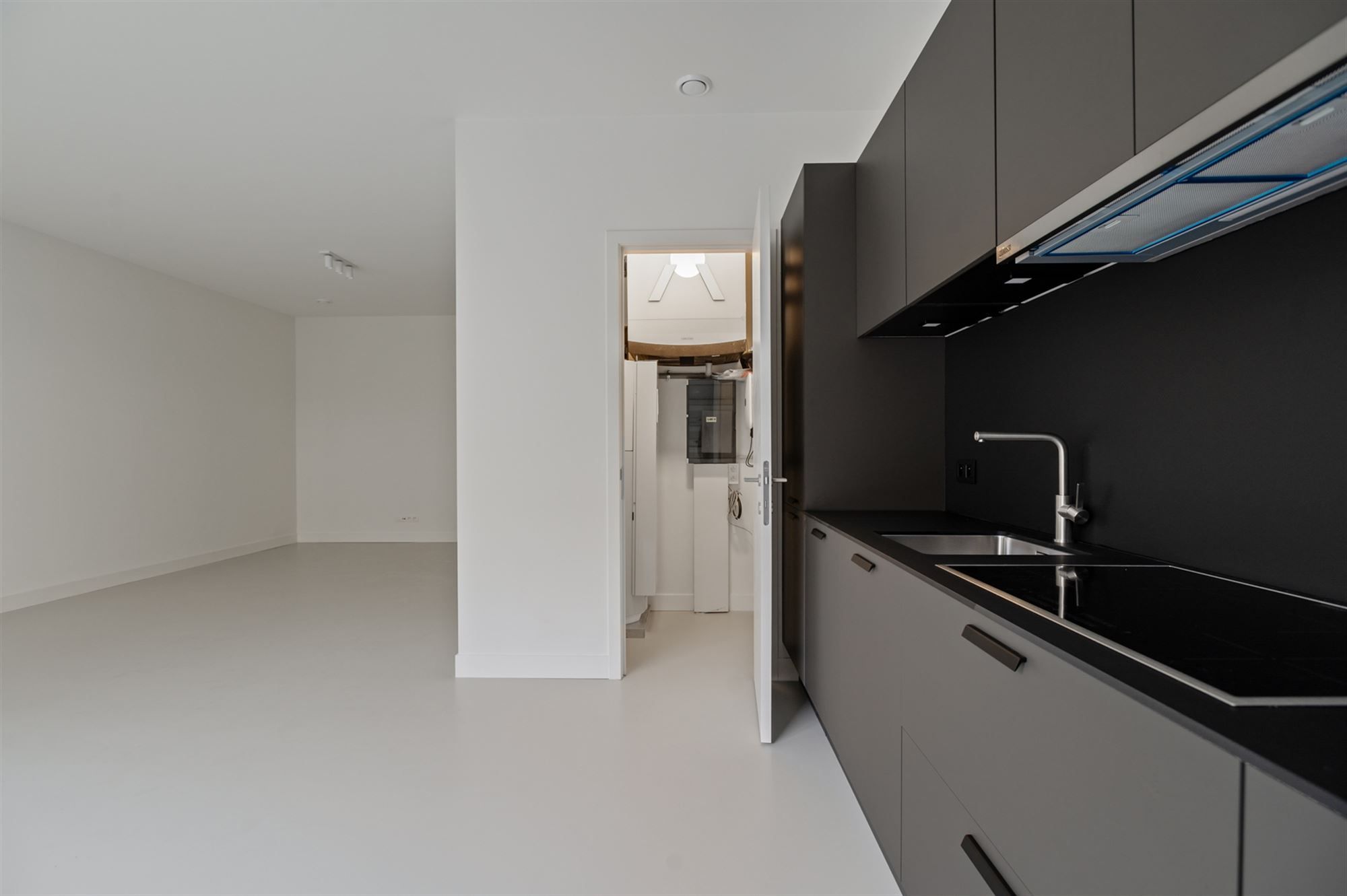 Modern 2 slaapkamer appartement met tuin en terras  foto 4