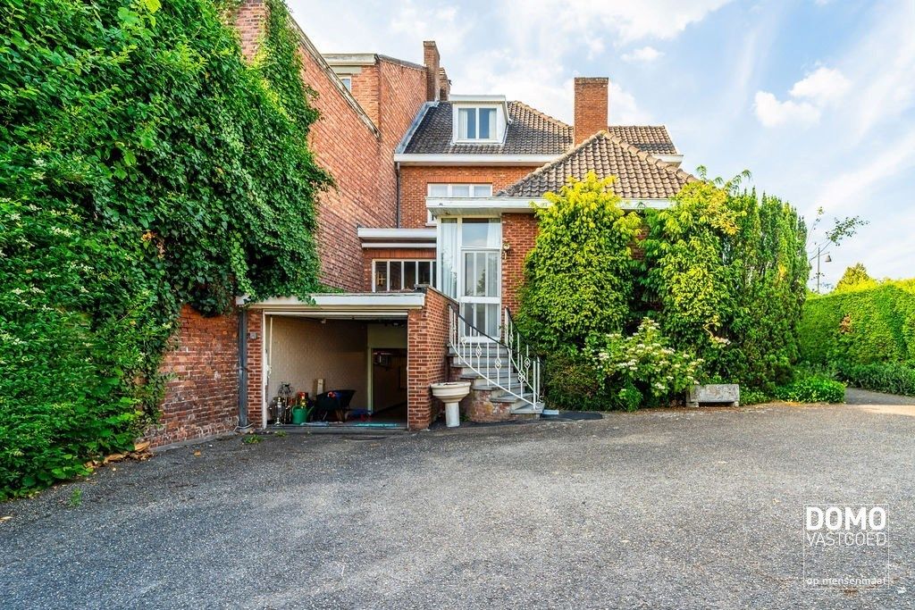 Karaktervolle woning - ruim, zonnig en centraal gelegen. Begint jouw nieuwe thuis hier? foto 35