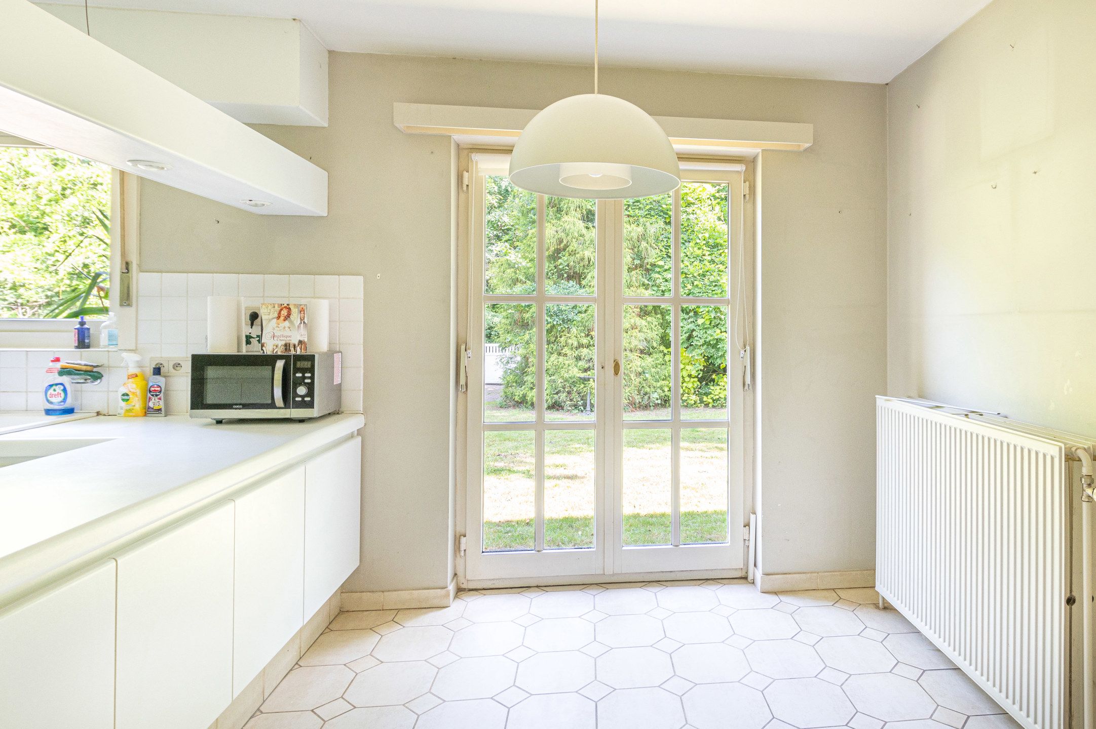 Riante jaren 80 villa in een groene omgeving  foto 18
