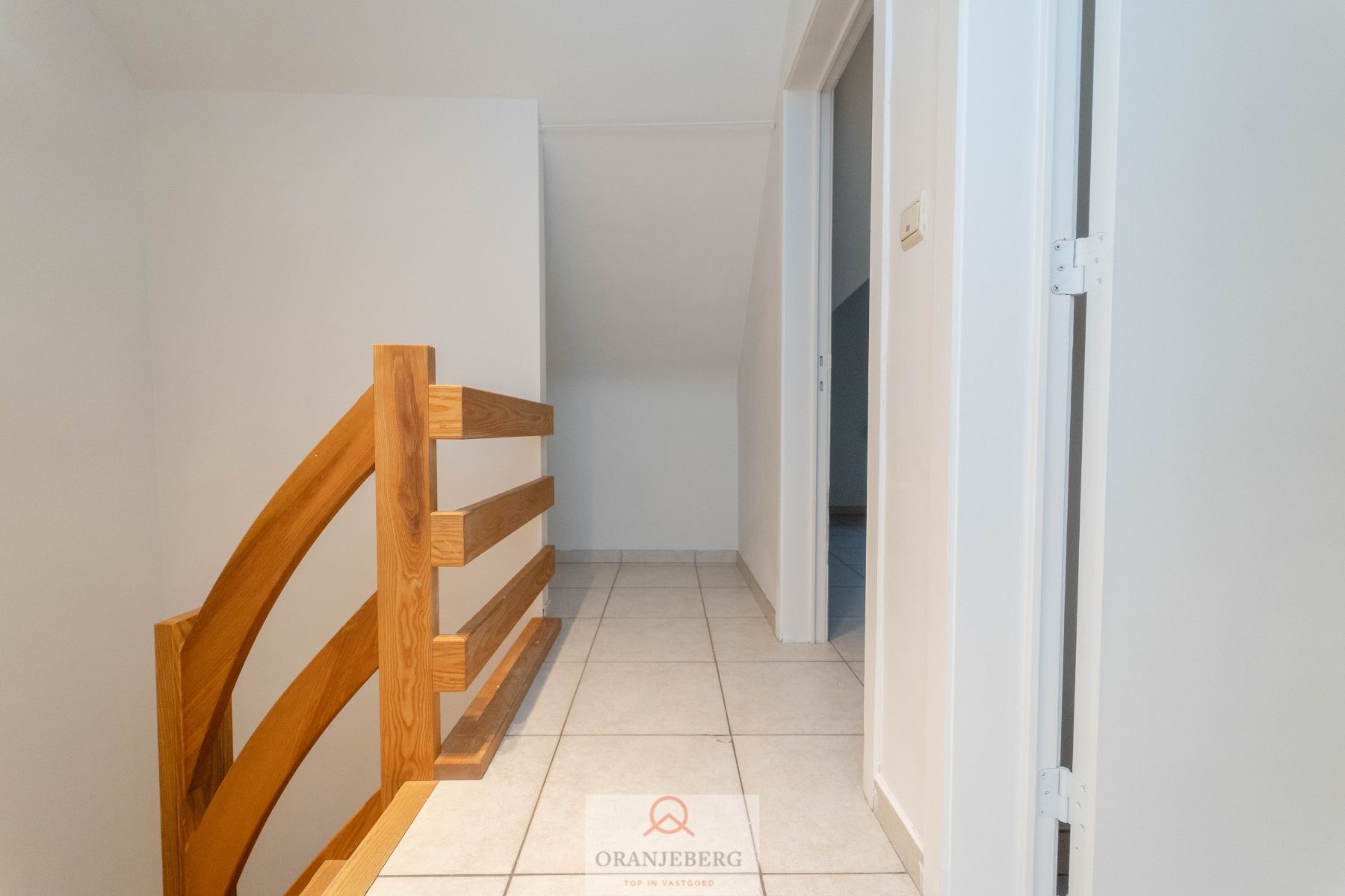 Lichtrijke bel-étage woning met garage en tuin te Lievegem - Waarschoot foto 10