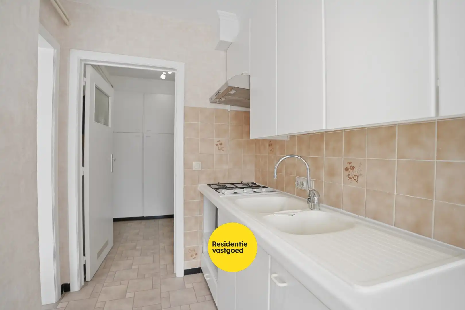 Instapklaar appartement met 2 slpks en garage te Sint-Andries! foto 7