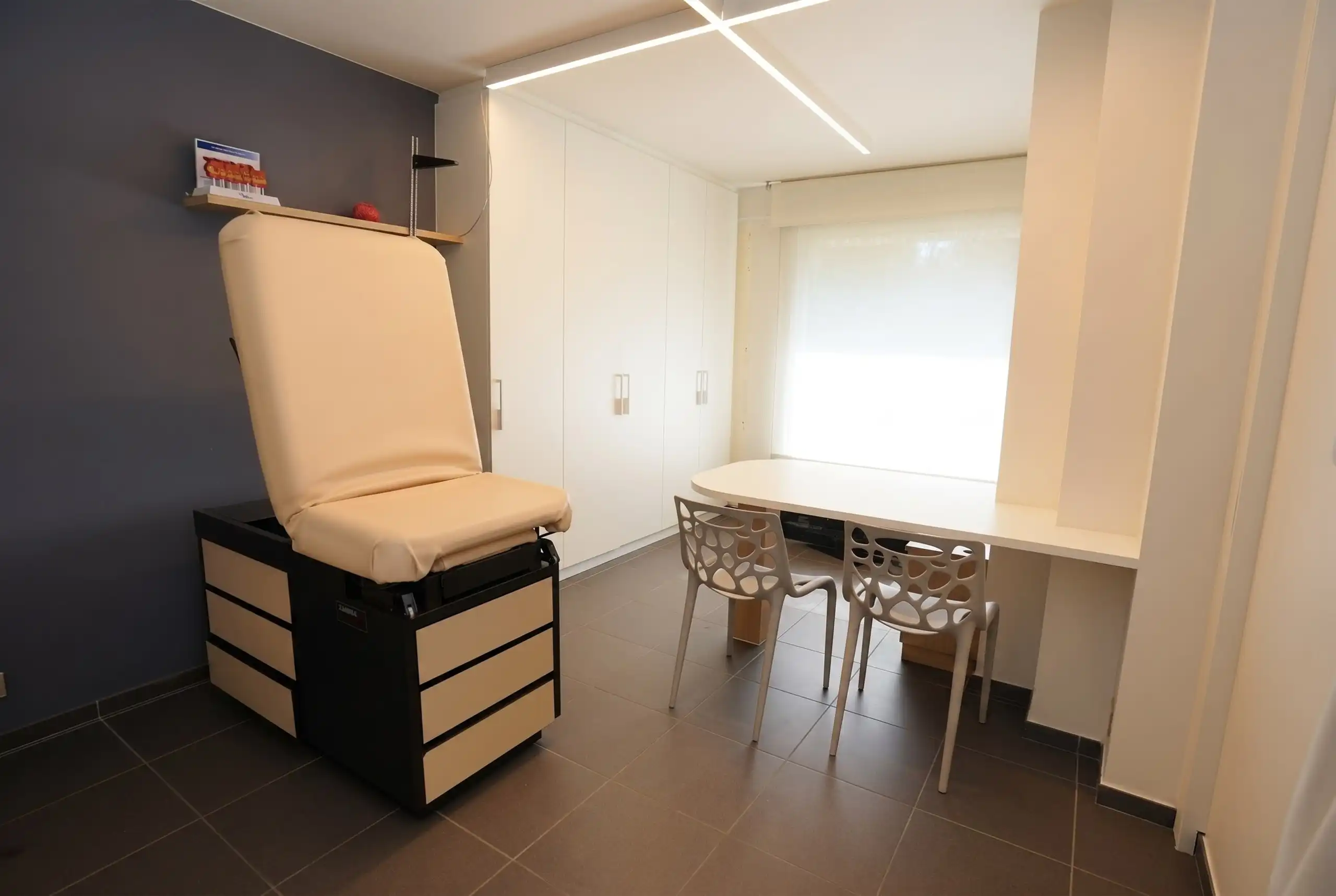 Commerciële toplocatie: voormalige dokterspraktijk van 55 m² foto 6