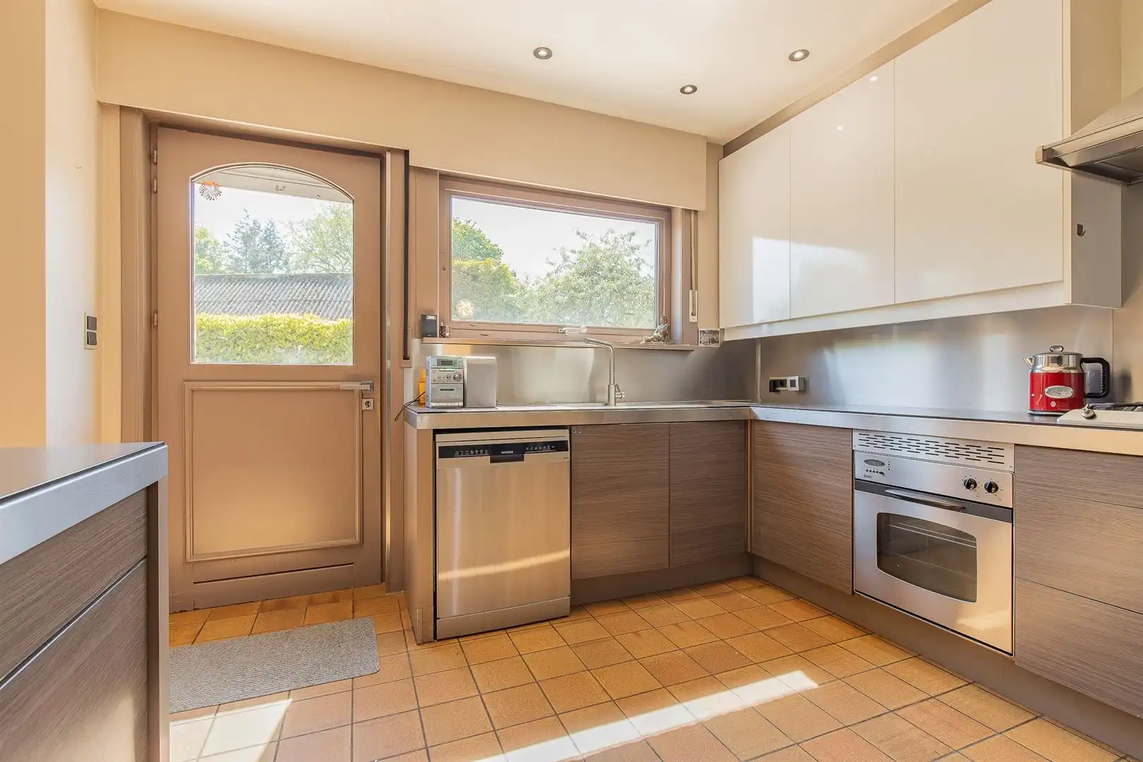 Uitzonderlijk ruime en veelzijdige praktijkwoning / cohousing met tal van mogelijkheden foto 6