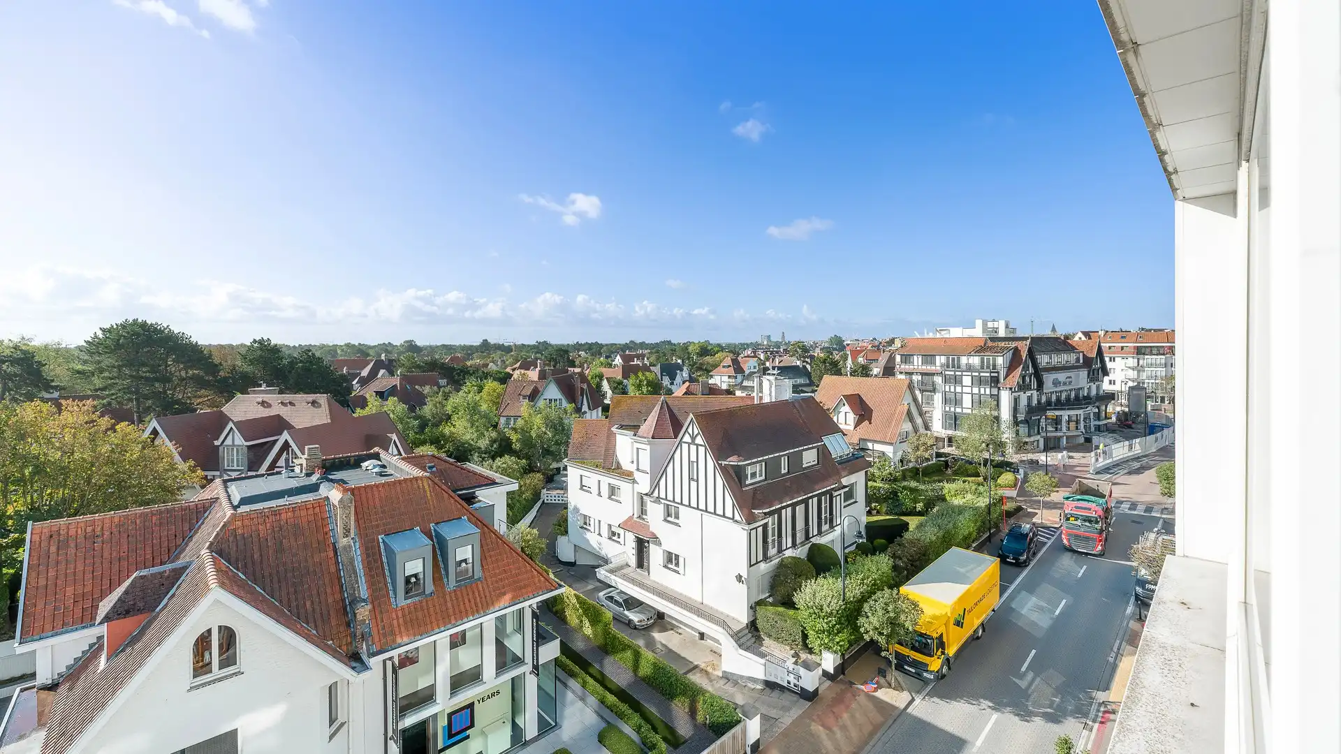 Instapklaar appartement met panoramisch zicht in ’t Zoute. foto 2