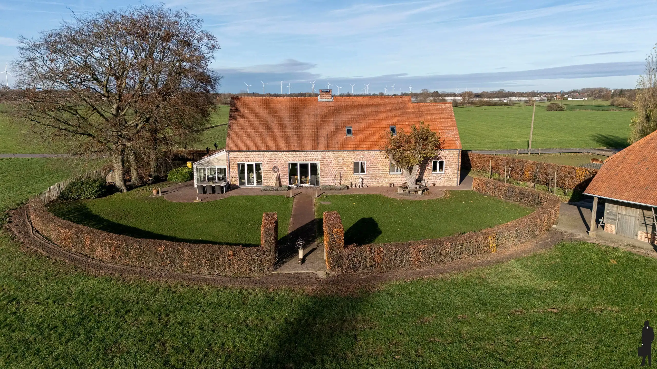Landelijk gelegen woning in Minderhout op ca 9.000 m² grond foto 13